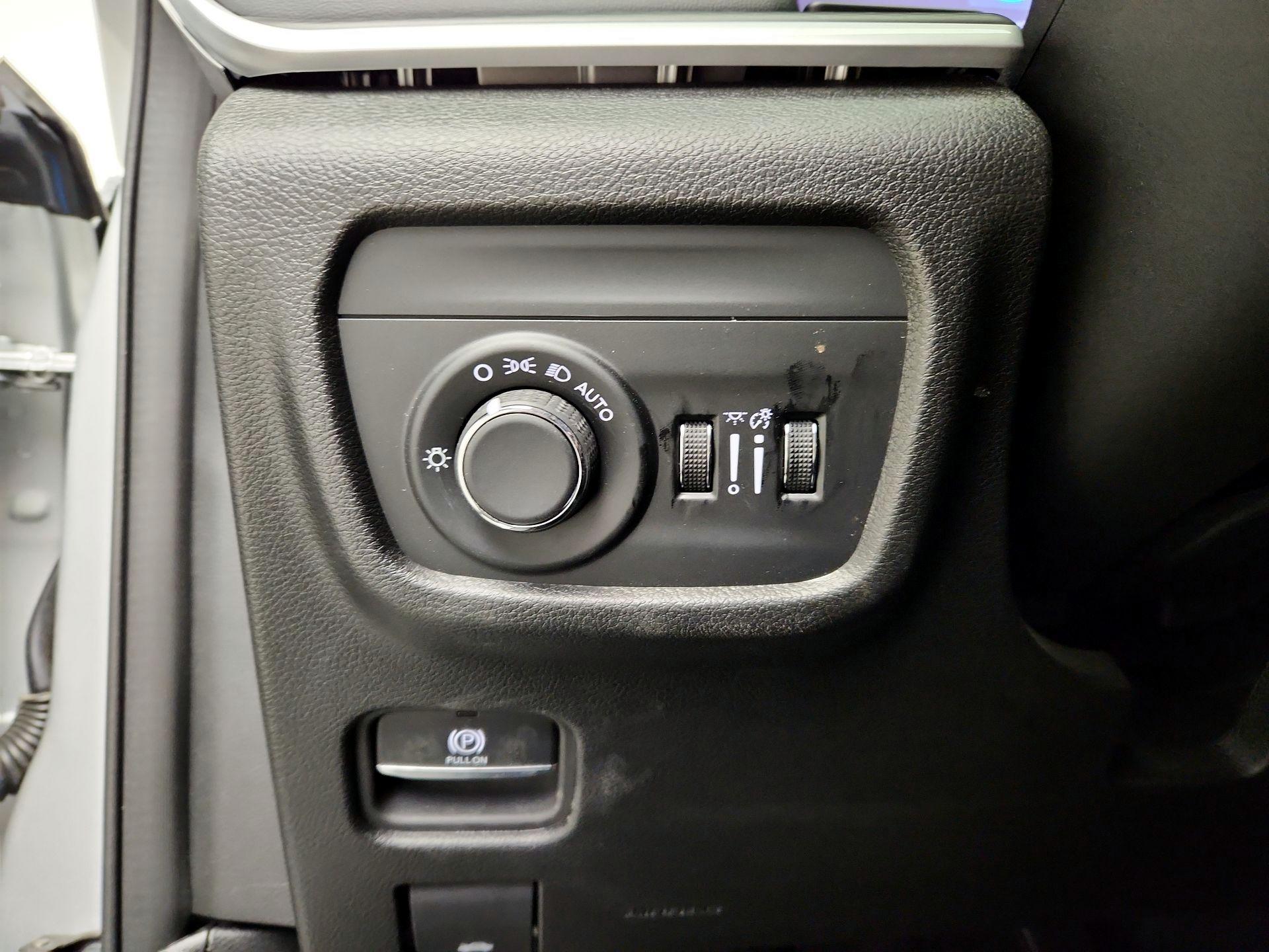 Thumbnail: 2024 Jeep Grand Cherokee - 13