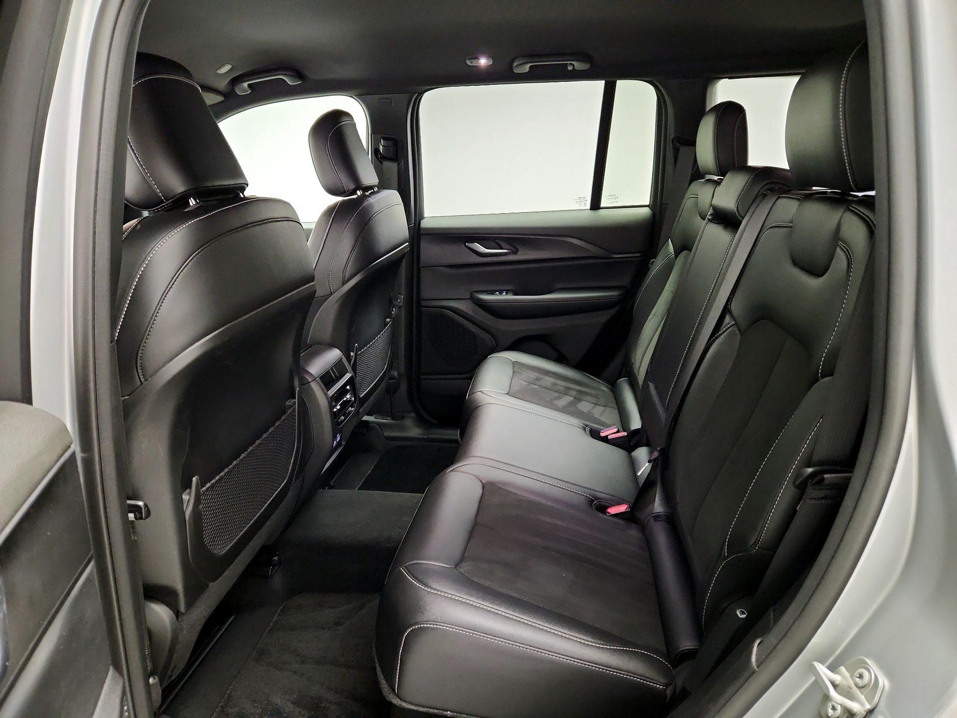 Thumbnail: 2024 Jeep Grand Cherokee - 19