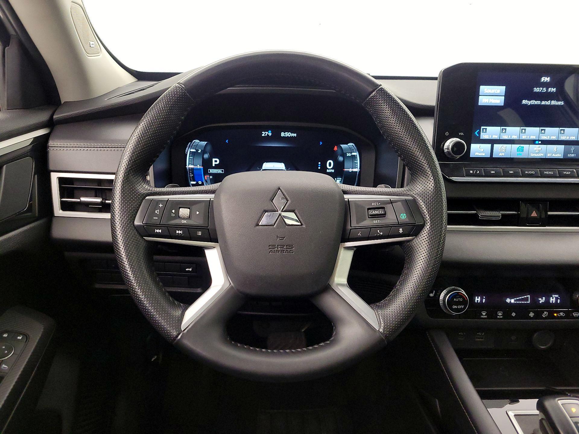 Thumbnail: 2024 Mitsubishi Outlander - 10