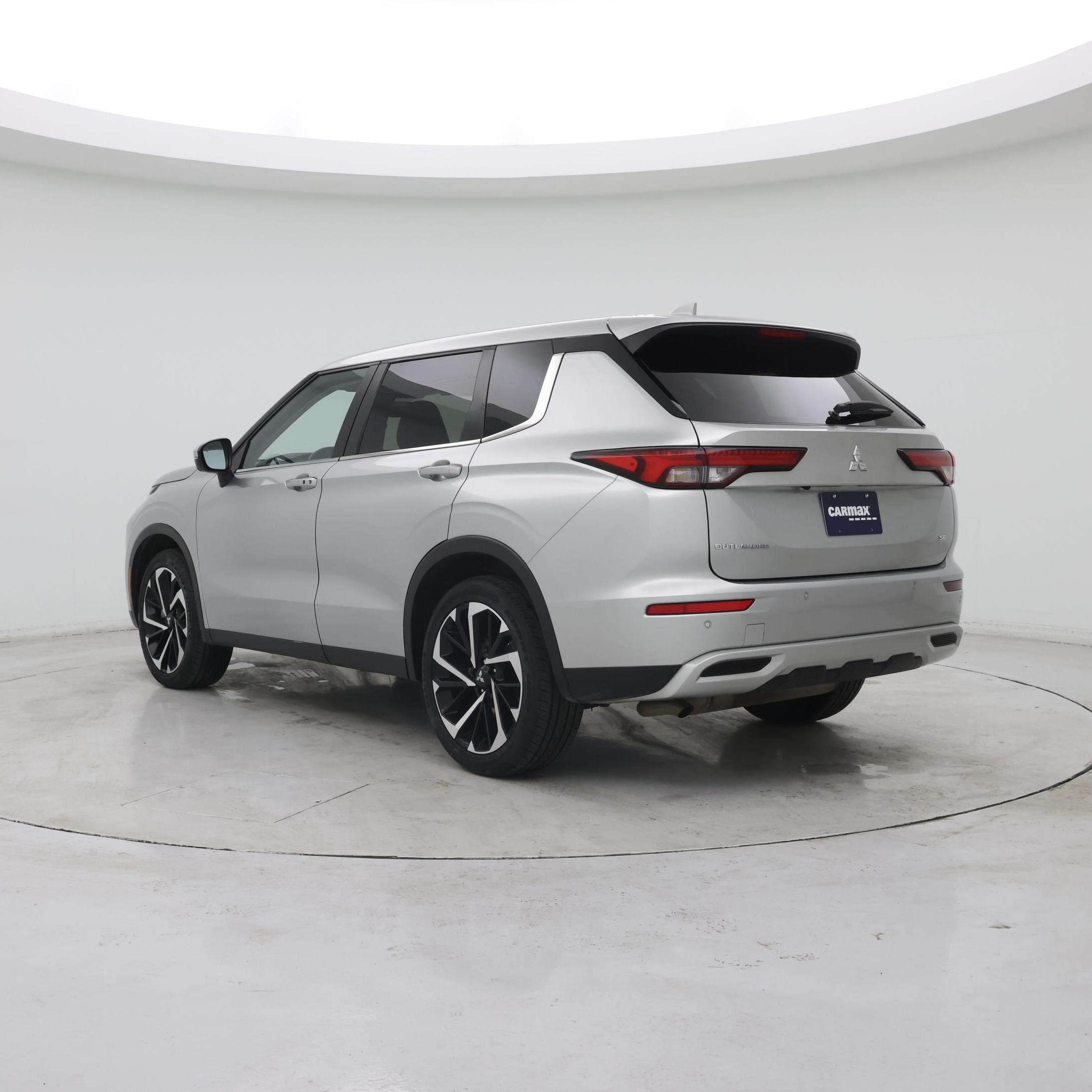 Thumbnail: 2024 Mitsubishi Outlander - 2