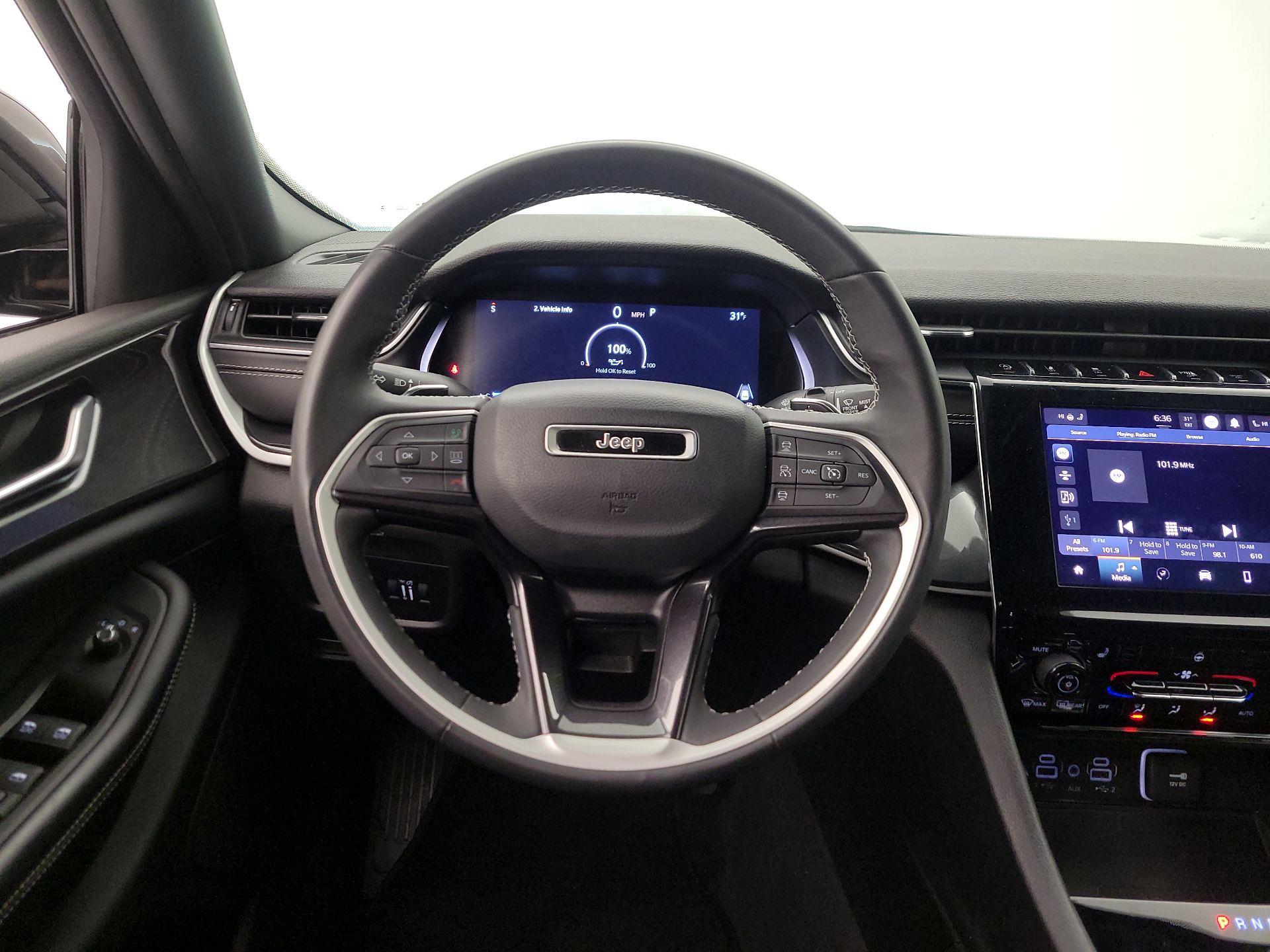 Thumbnail: 2023 Jeep Grand Cherokee - 10