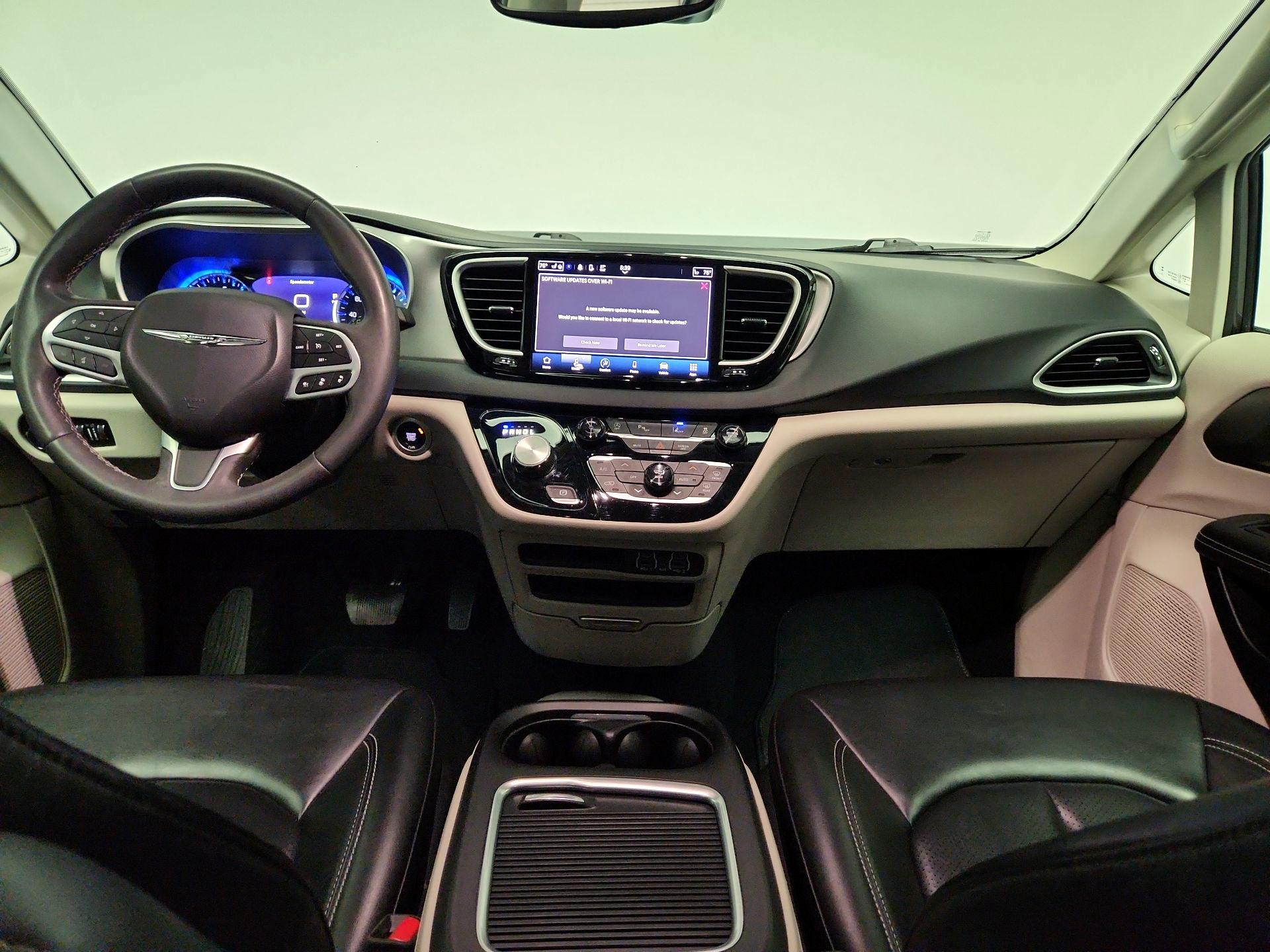 Thumbnail: 2023 Chrysler Pacifica - 9