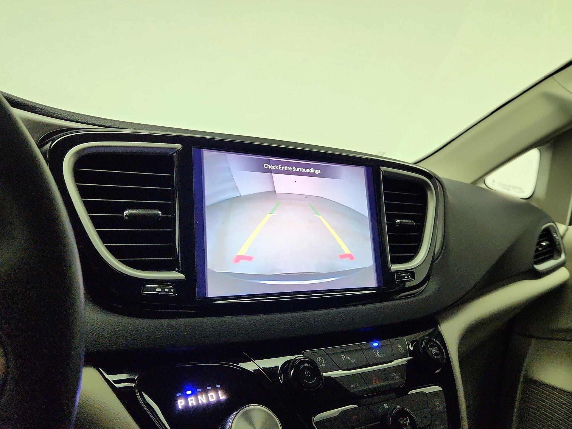 Thumbnail: 2023 Chrysler Pacifica - 14