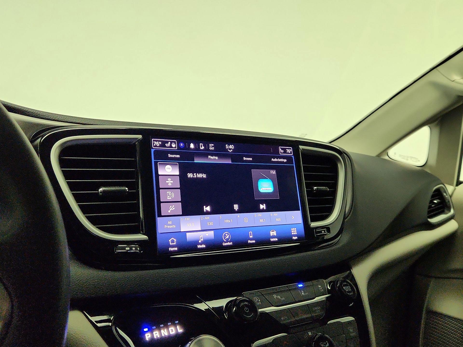 Thumbnail: 2023 Chrysler Pacifica - 15