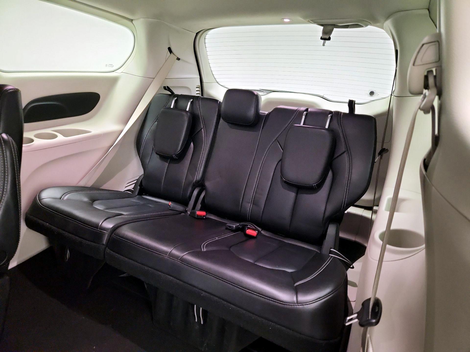 Thumbnail: 2023 Chrysler Pacifica - 20