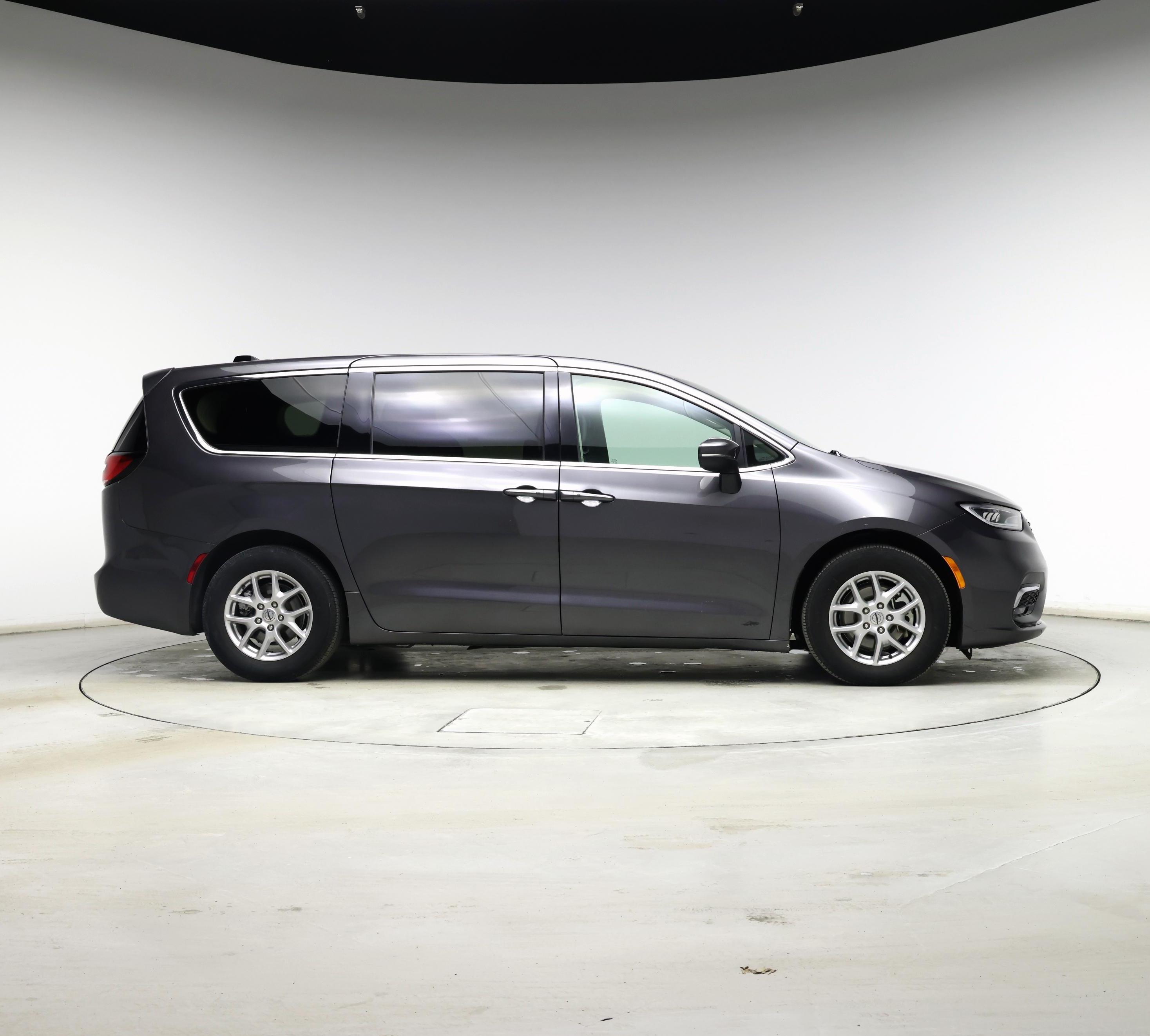 Thumbnail: 2023 Chrysler Pacifica - 7