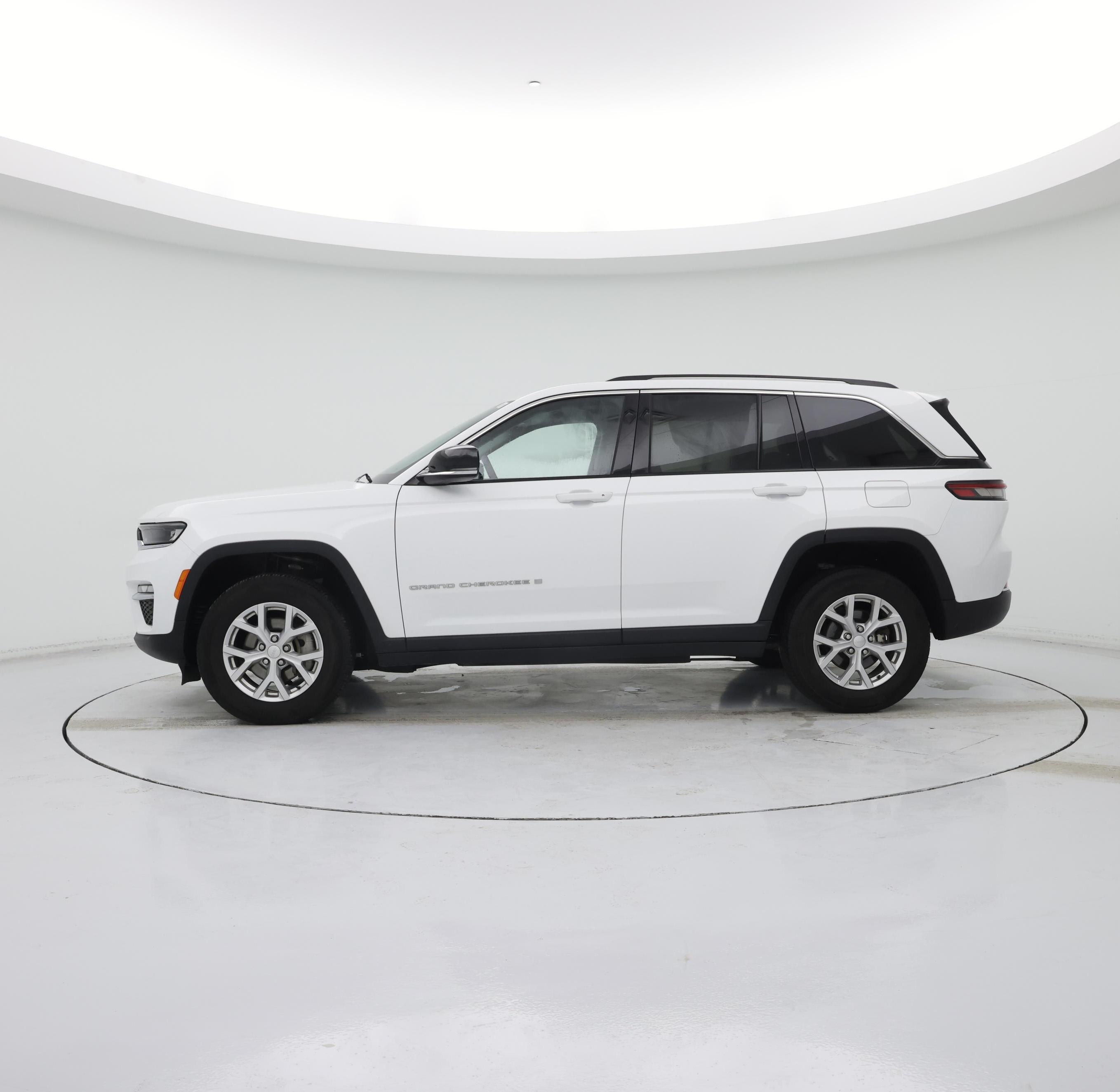 Thumbnail: 2023 Jeep Grand Cherokee - 3