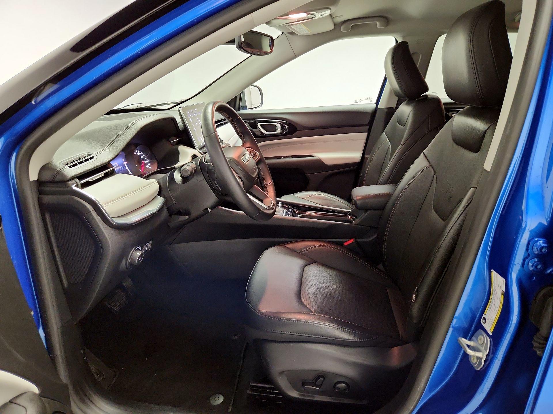 Thumbnail: 2022 Jeep Compass - 11