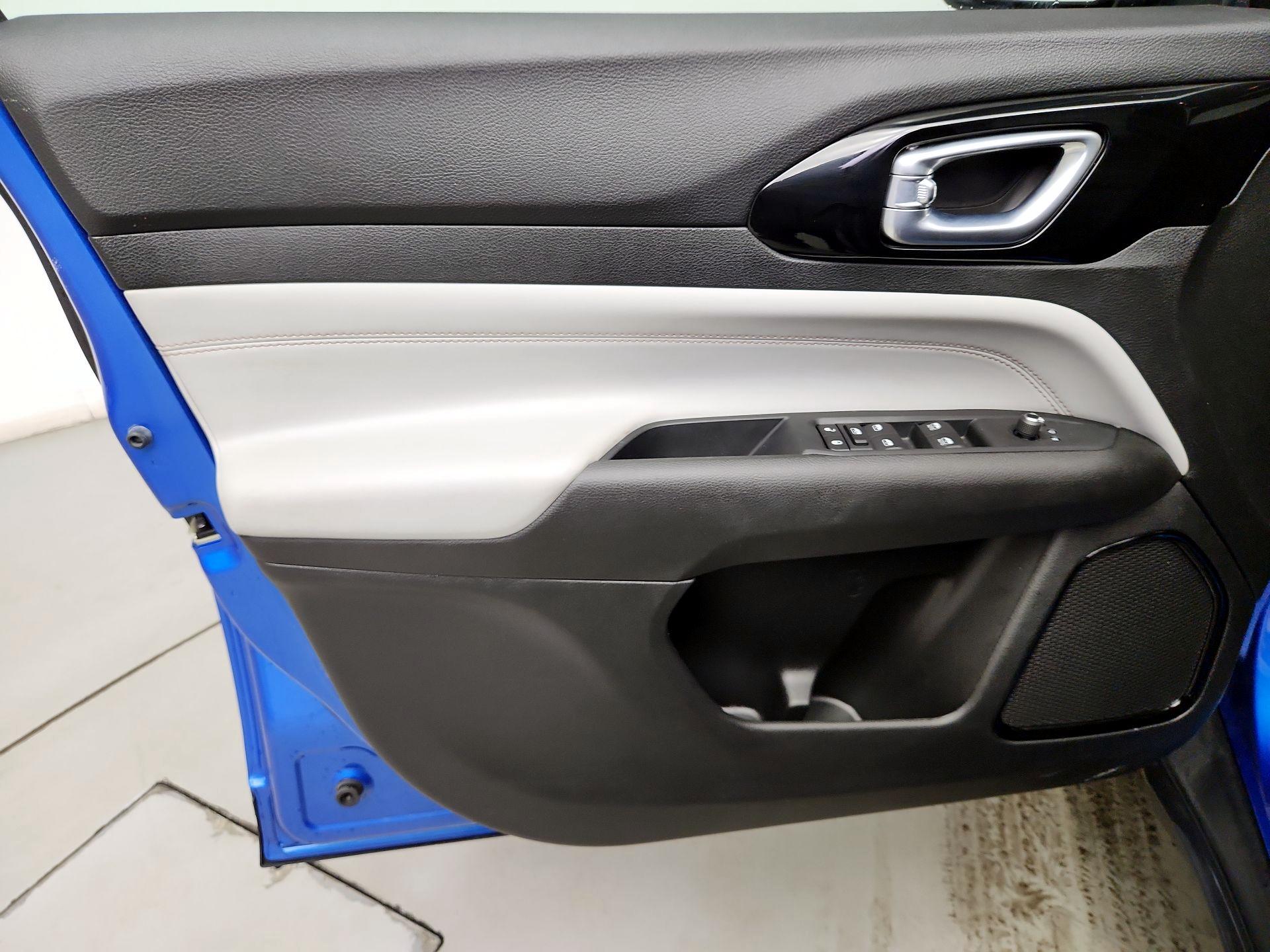 Thumbnail: 2022 Jeep Compass - 12