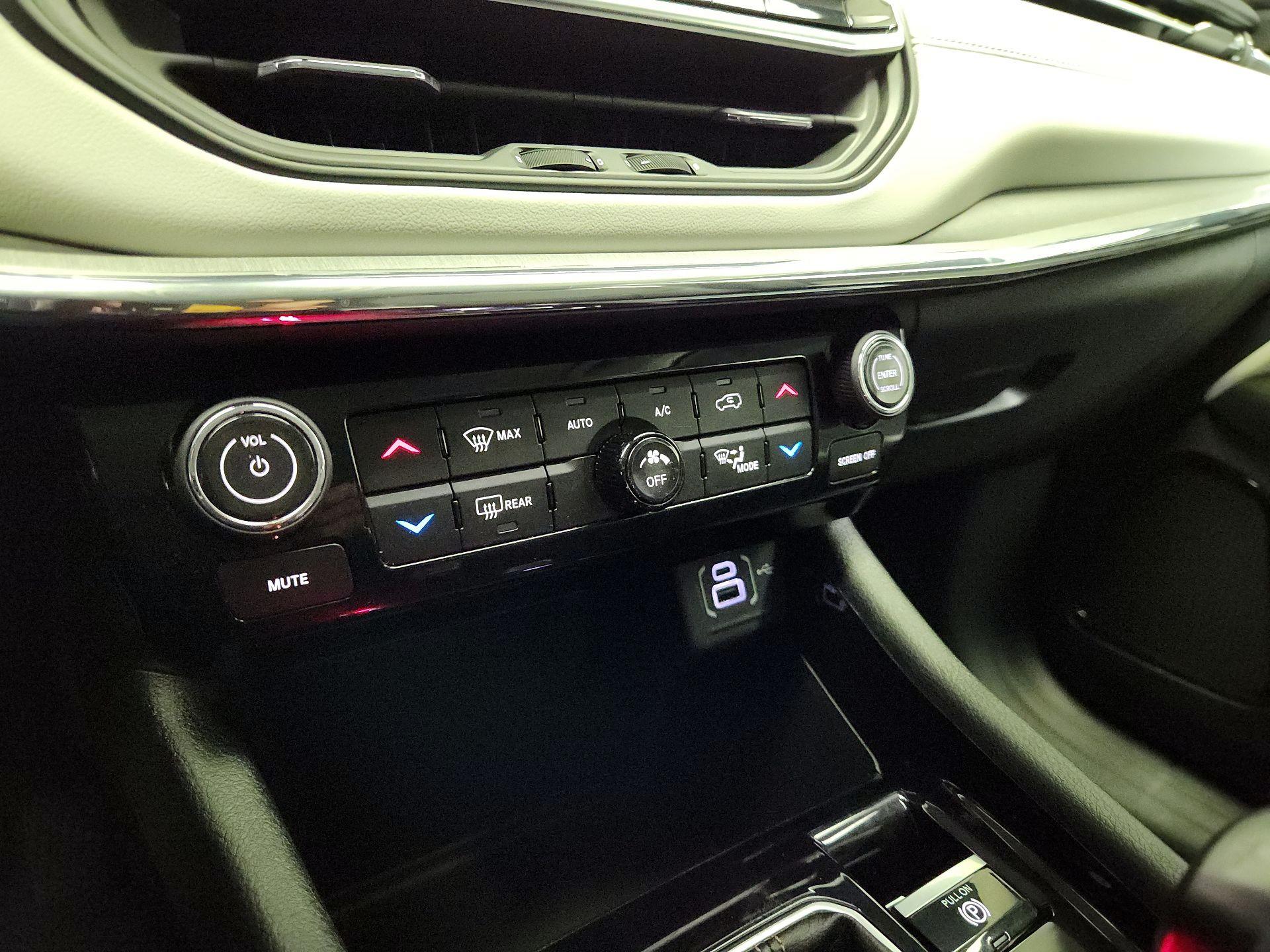 Thumbnail: 2022 Jeep Compass - 16