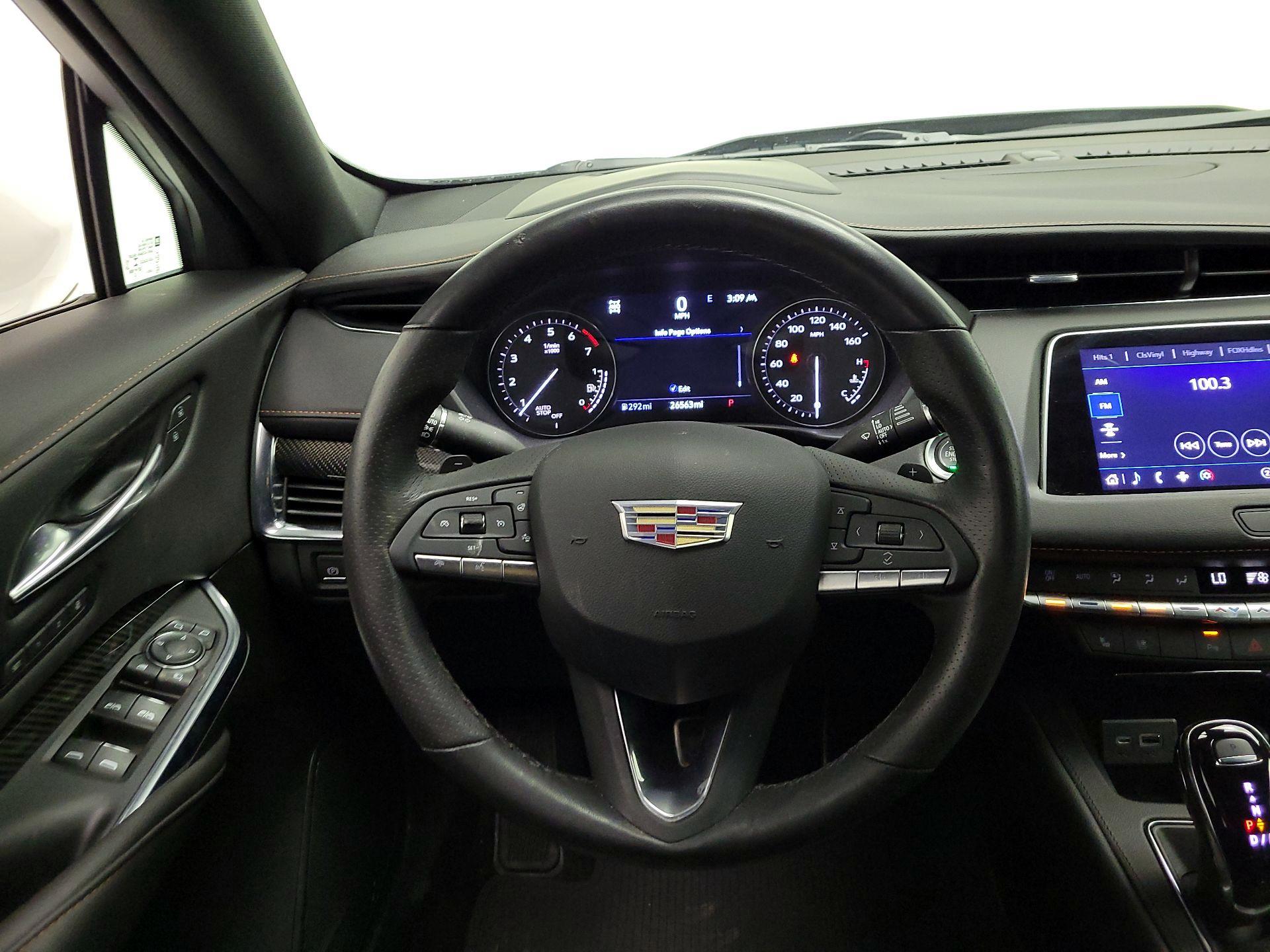 Thumbnail: 2023 Cadillac XT4 - 10