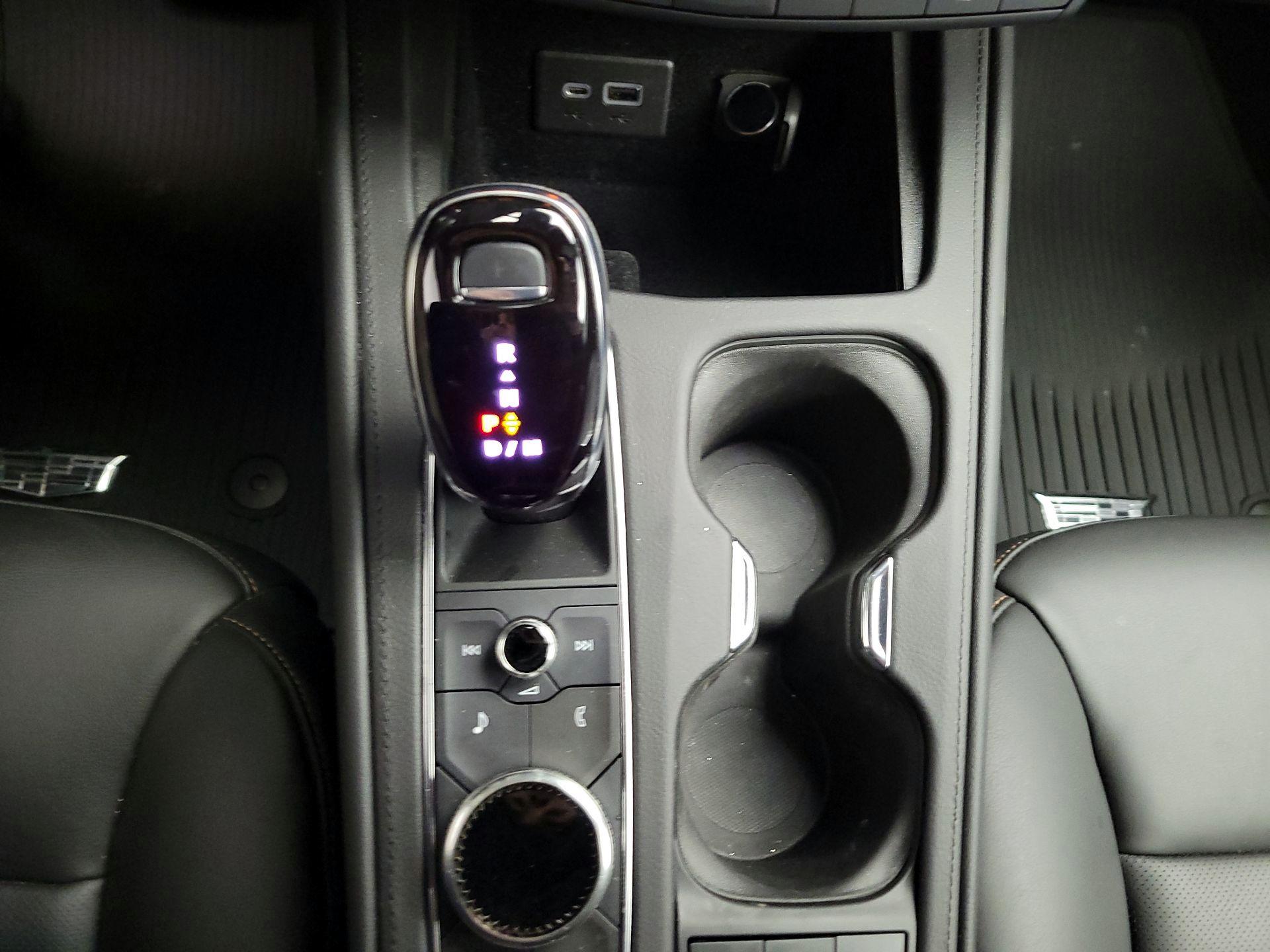 Thumbnail: 2023 Cadillac XT4 - 17