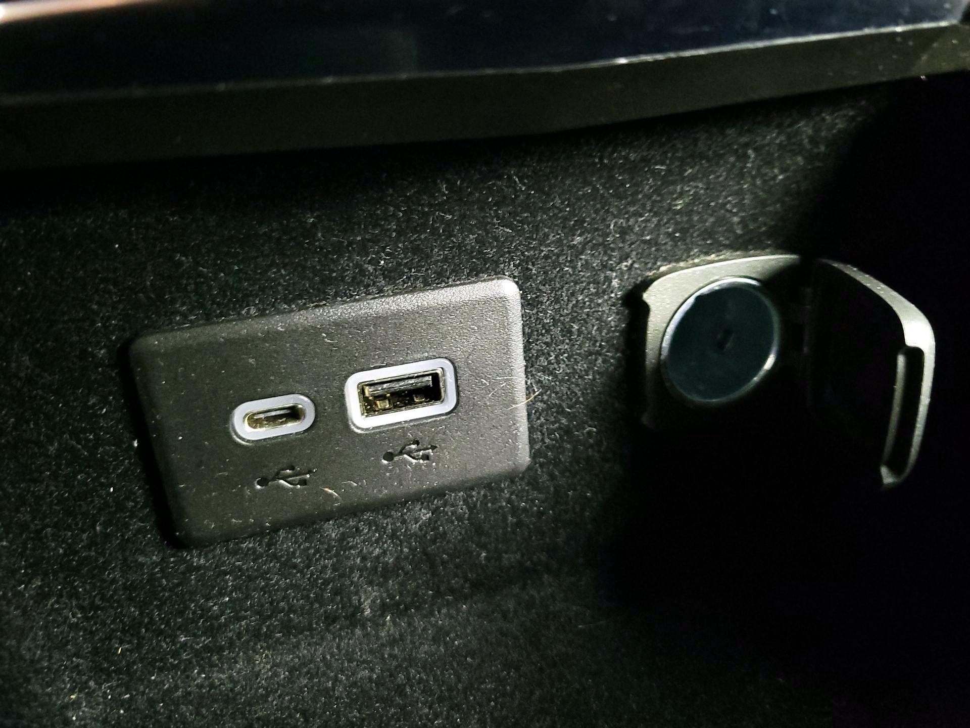 Thumbnail: 2023 Cadillac XT4 - 18