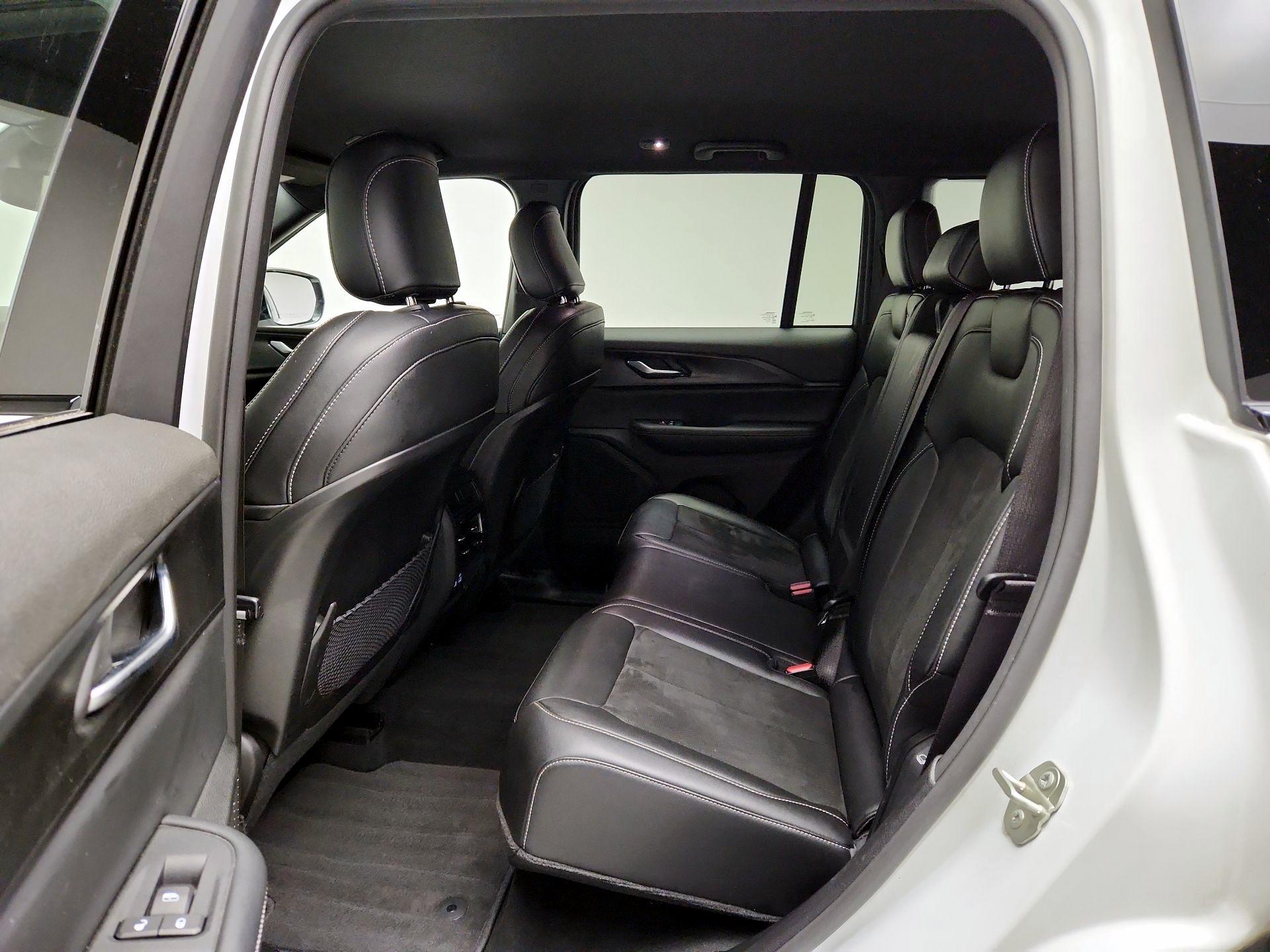 Thumbnail: 2023 Jeep Grand Cherokee - 19