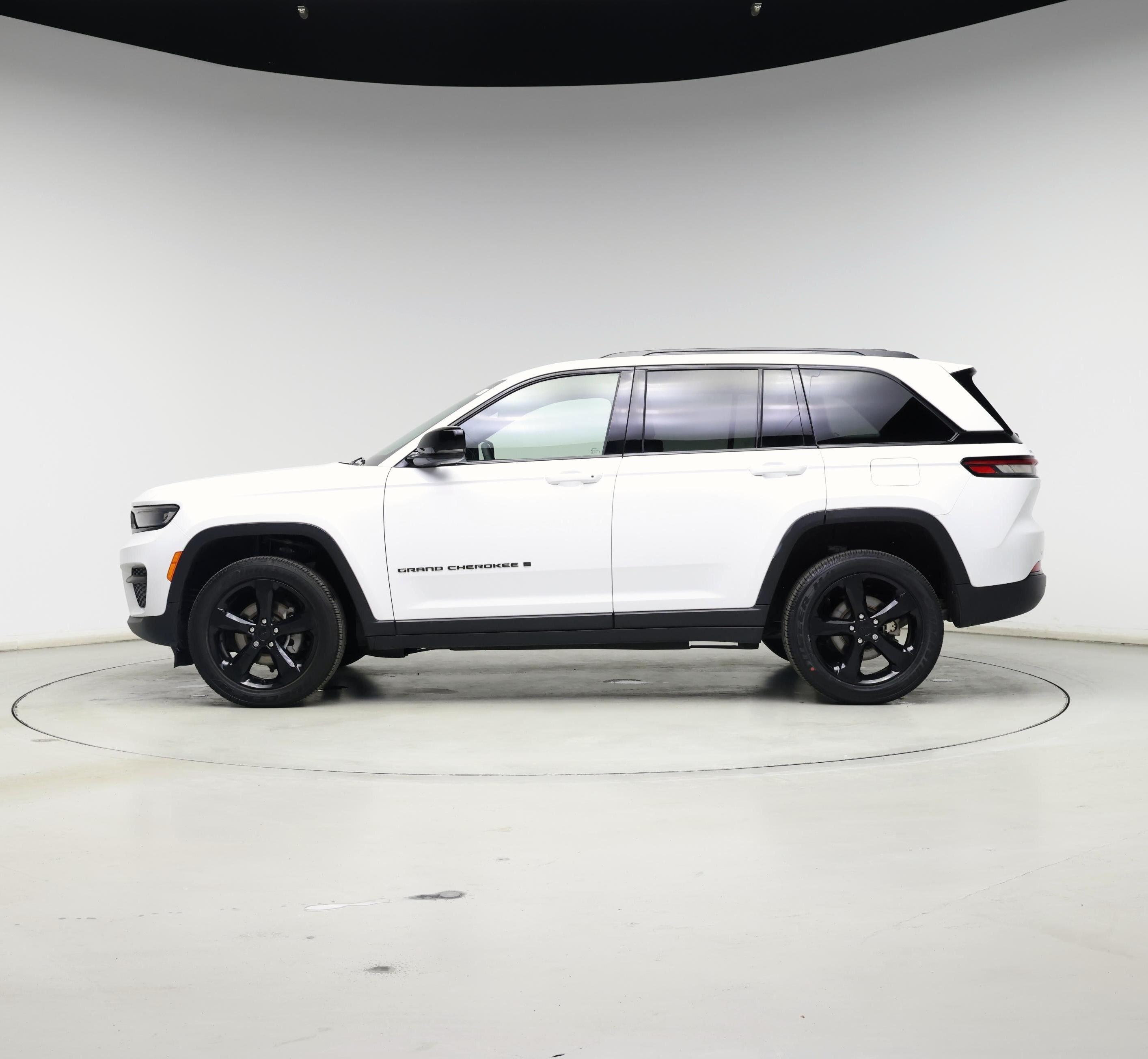 Thumbnail: 2023 Jeep Grand Cherokee - 3
