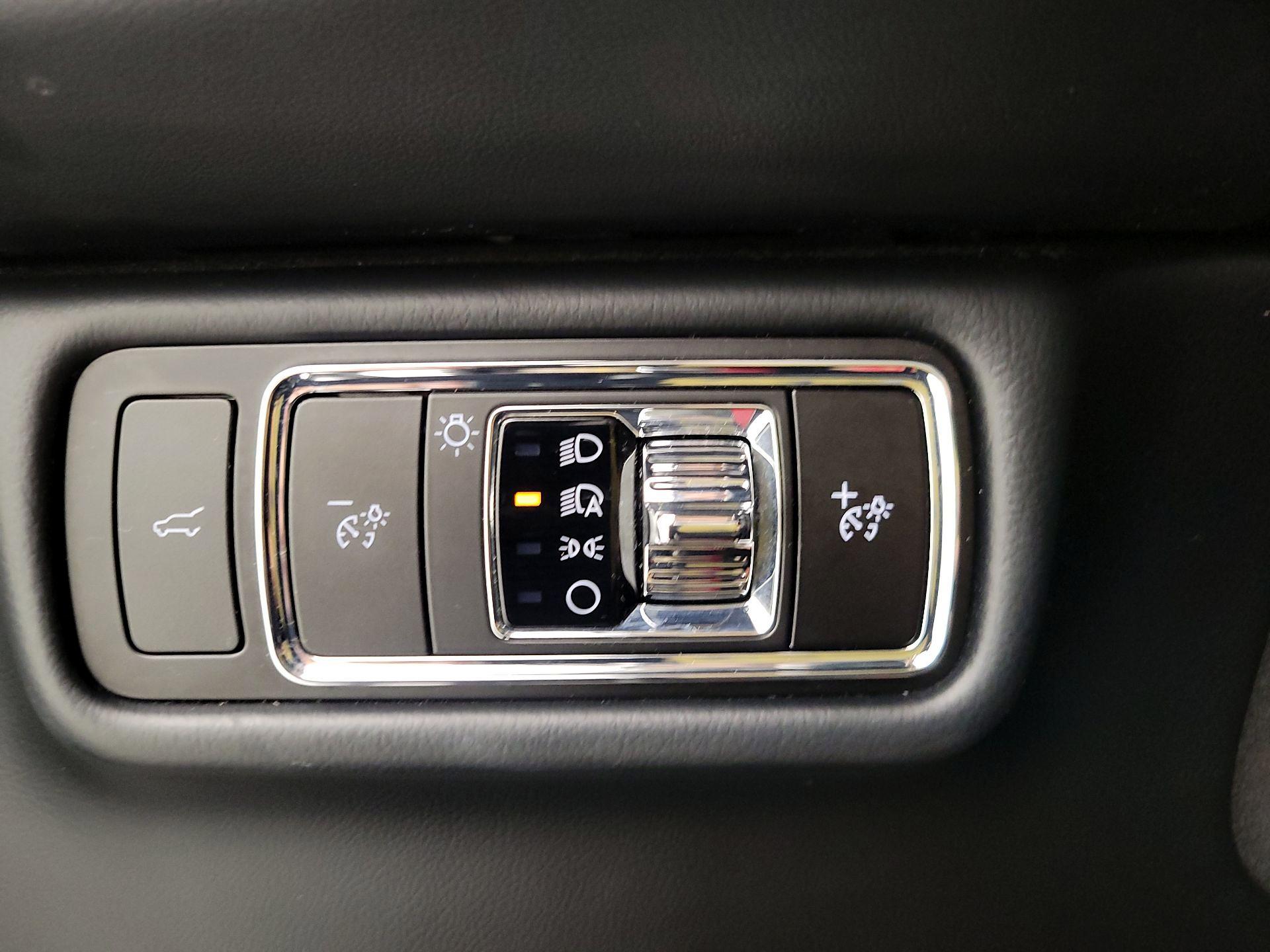 Thumbnail: 2023 Lincoln Aviator - 13