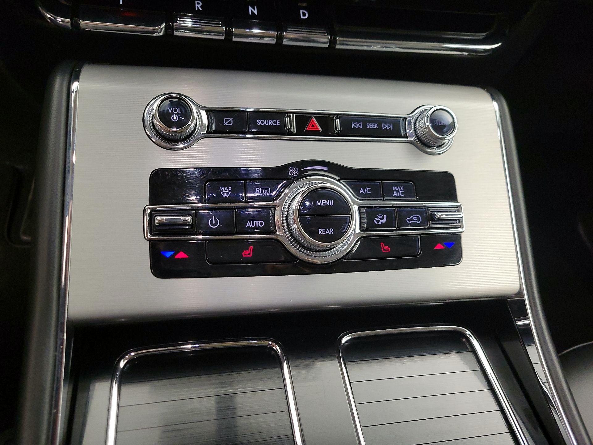 Thumbnail: 2023 Lincoln Aviator - 17