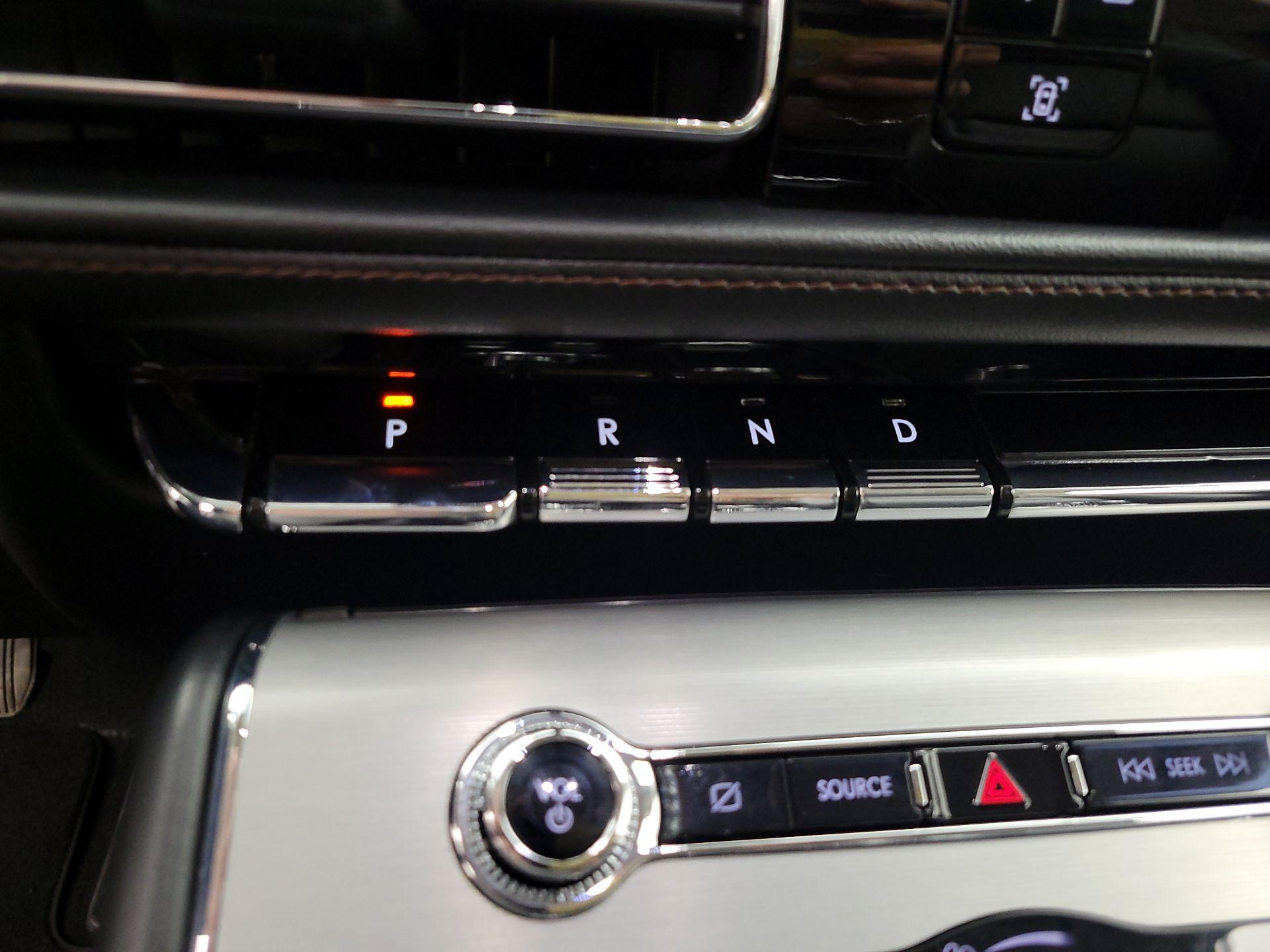 Thumbnail: 2023 Lincoln Aviator - 18