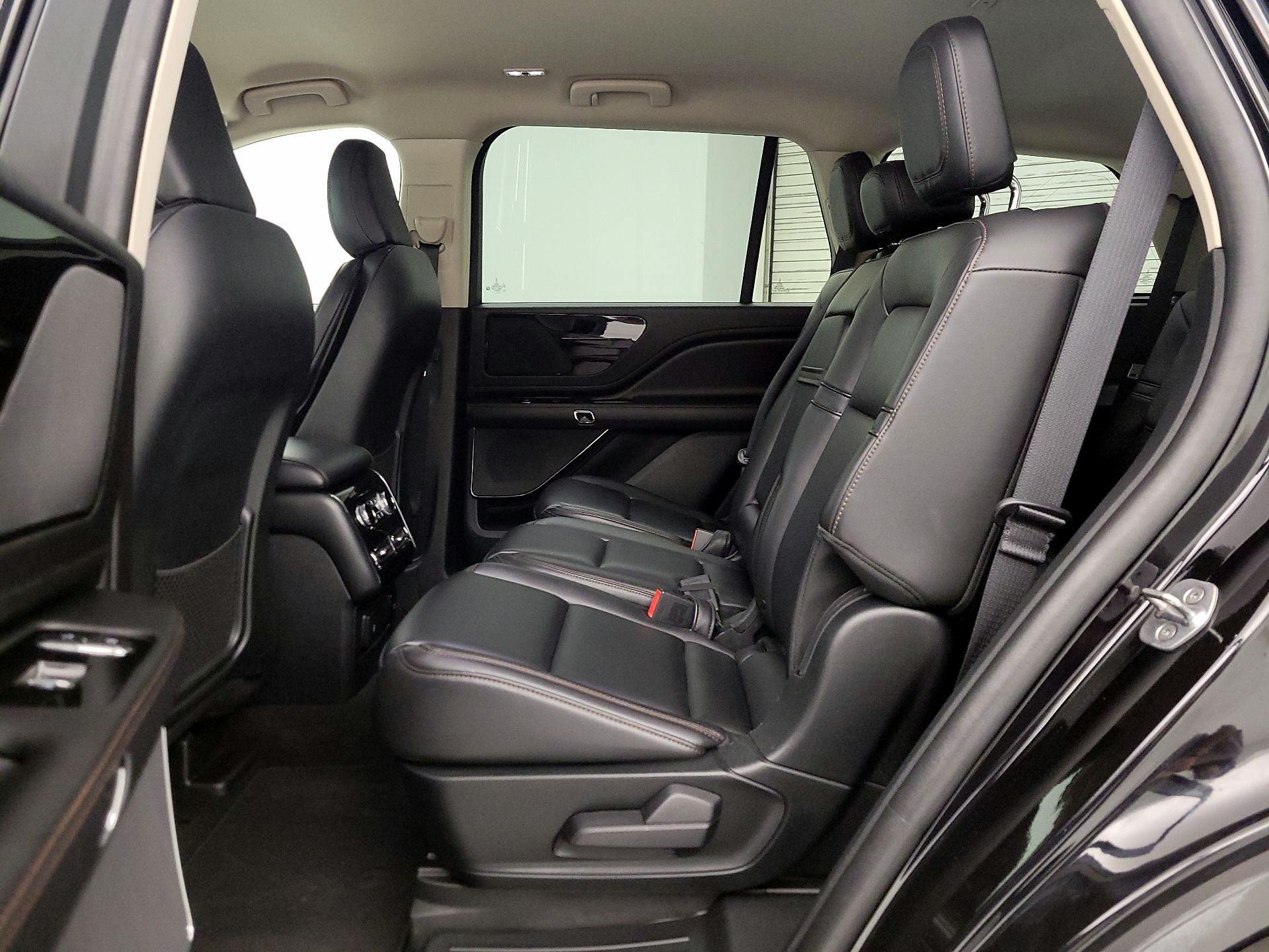 Thumbnail: 2023 Lincoln Aviator - 20