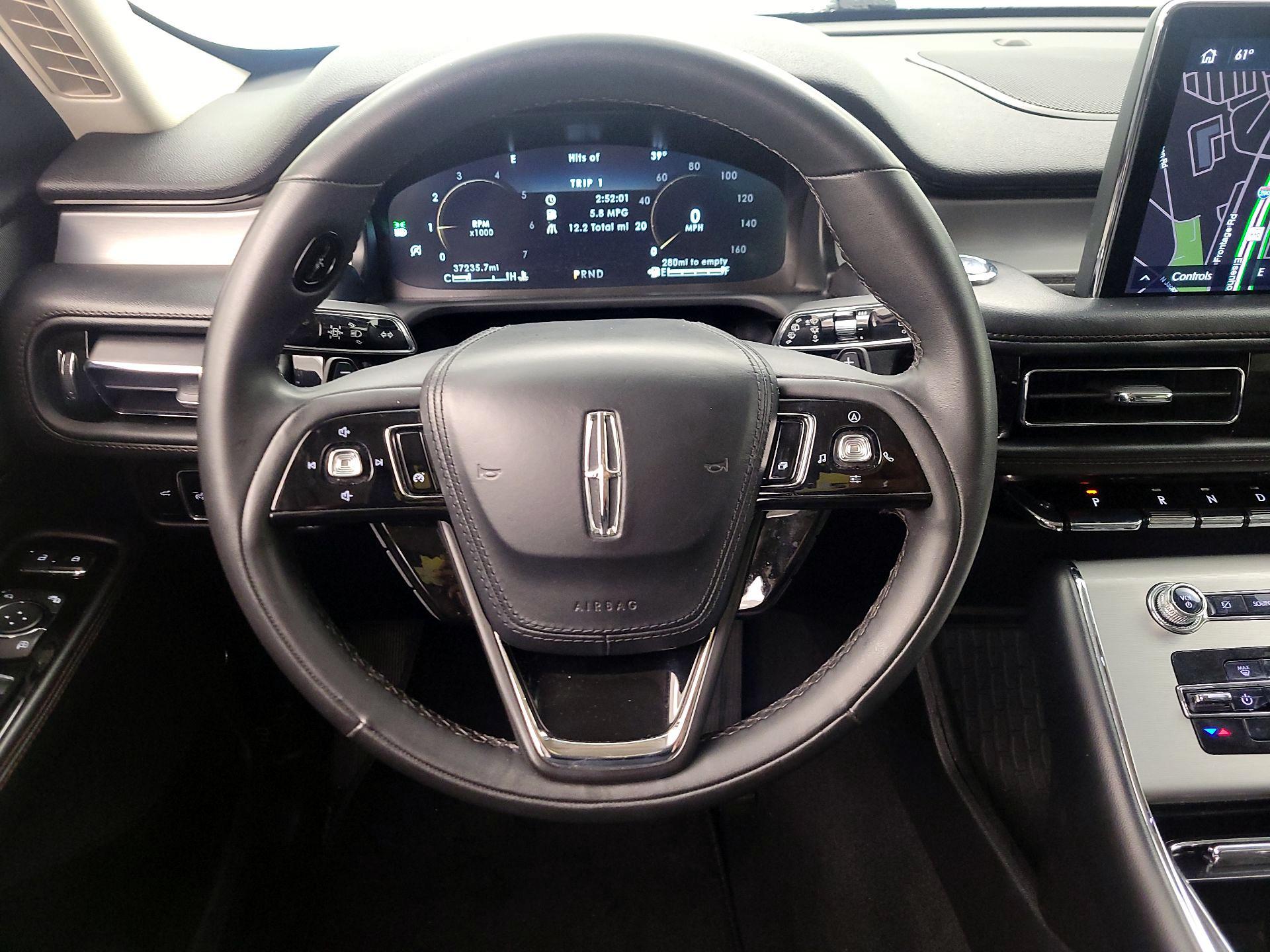 Thumbnail: 2023 Lincoln Aviator - 10