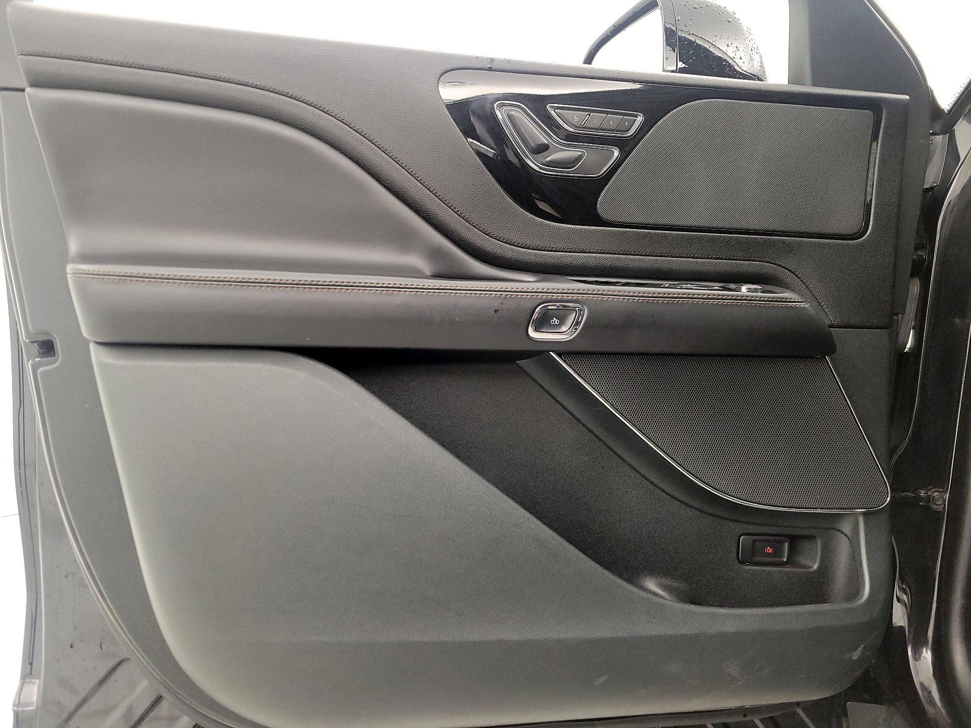 Thumbnail: 2023 Lincoln Aviator - 12