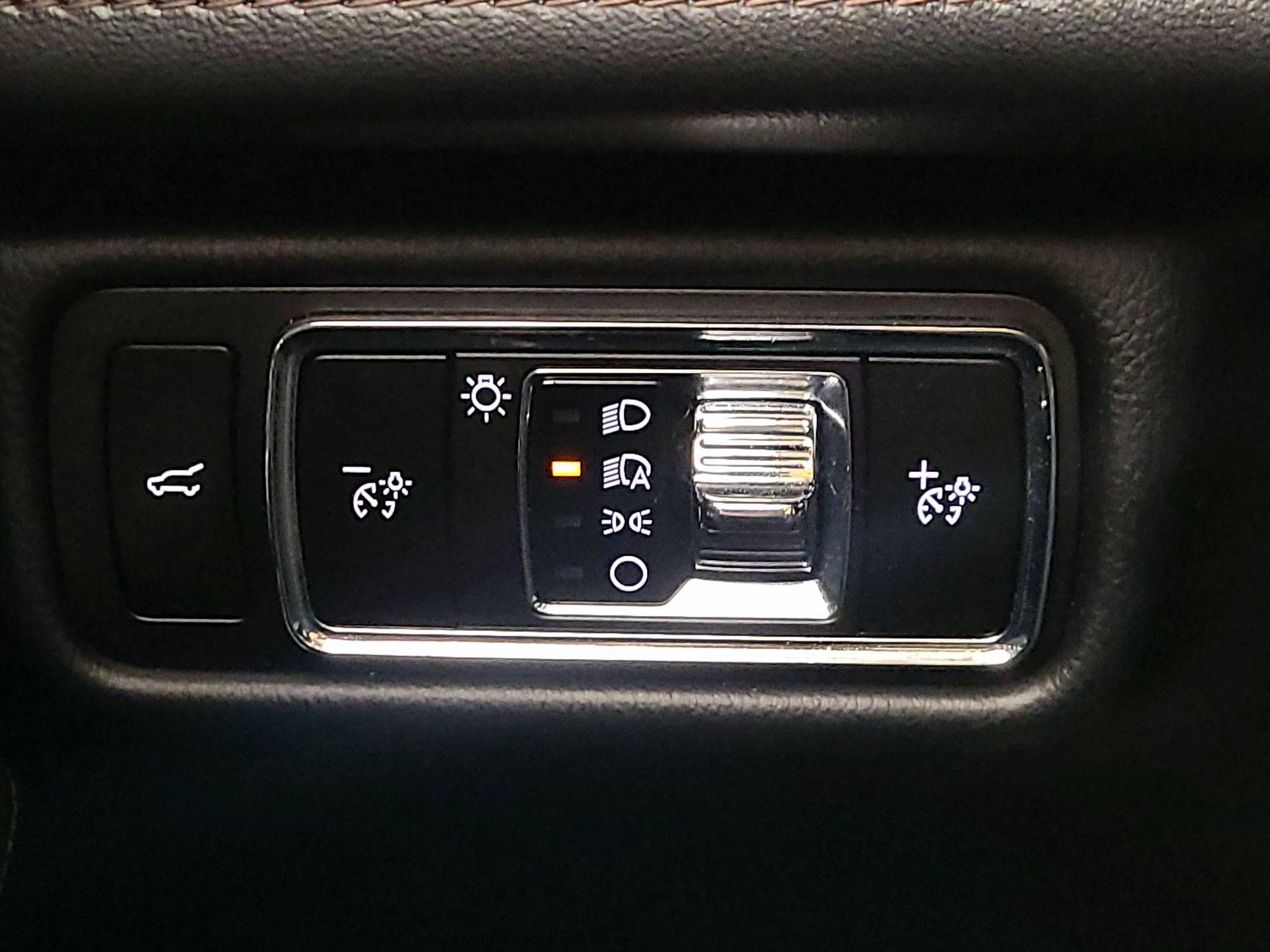 Thumbnail: 2023 Lincoln Aviator - 13