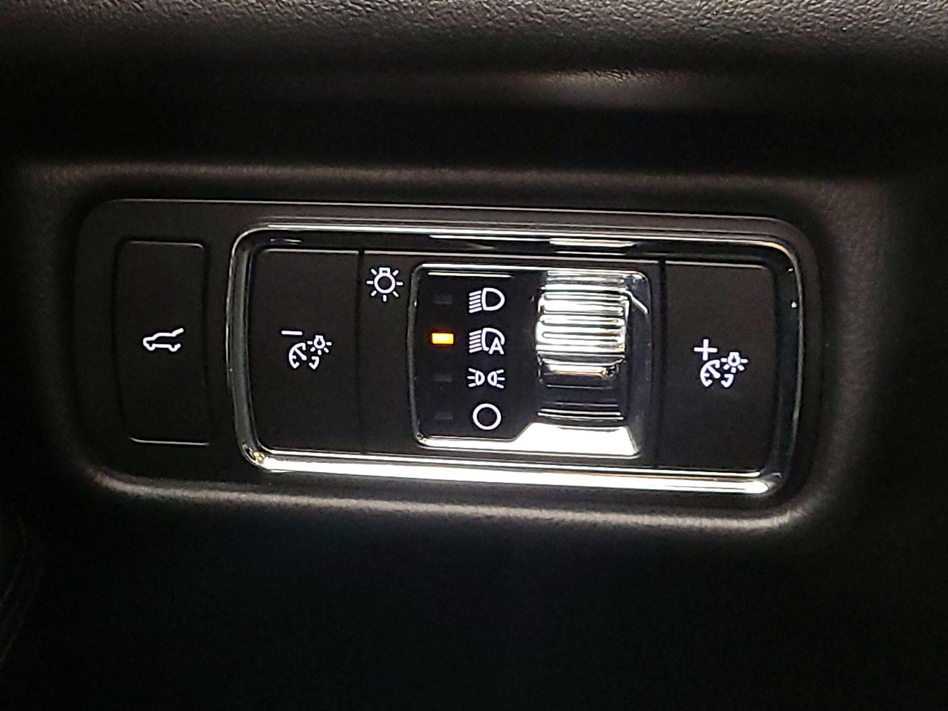 Thumbnail: 2023 Lincoln Aviator - 13