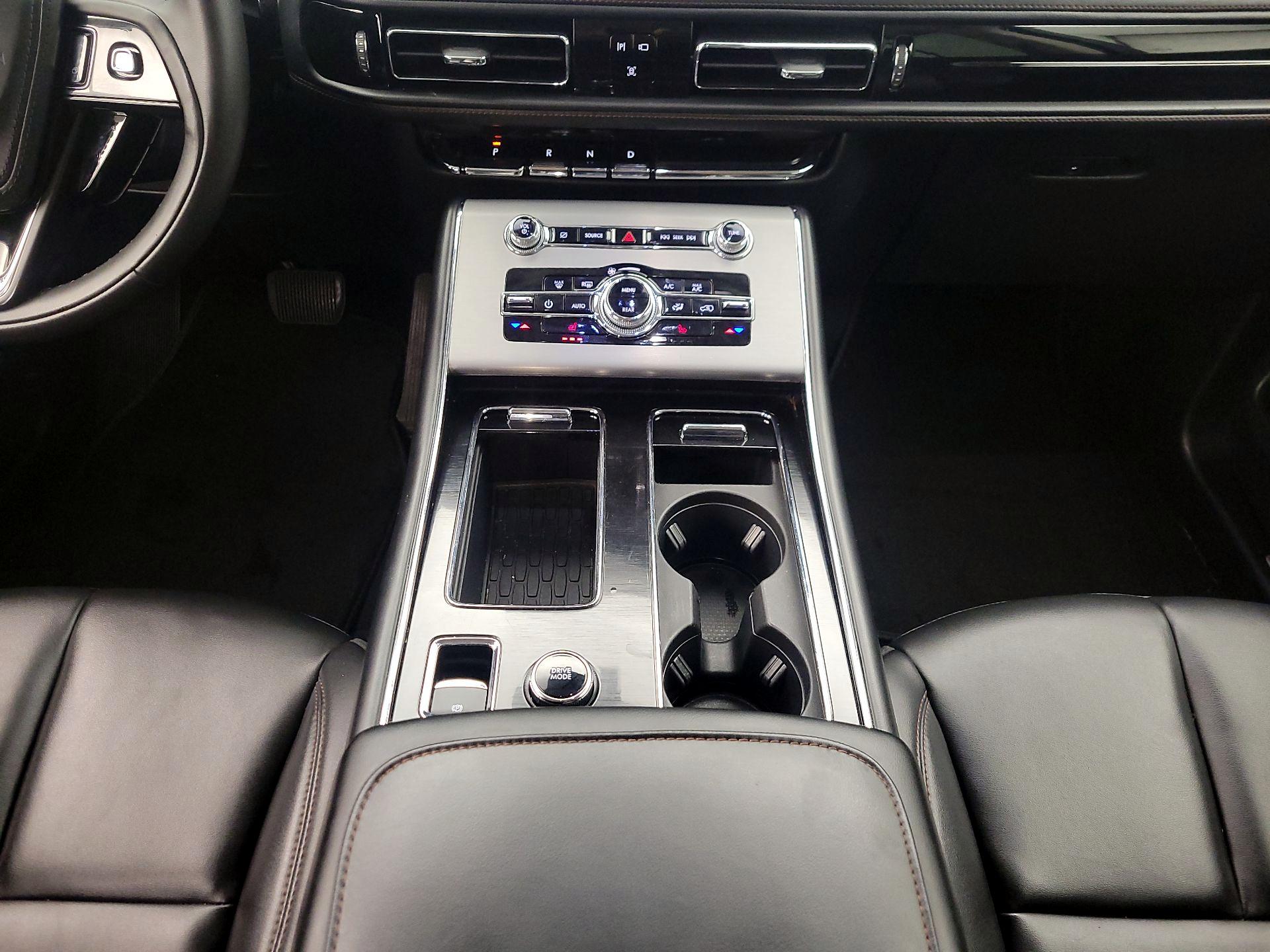 Thumbnail: 2023 Lincoln Aviator - 18