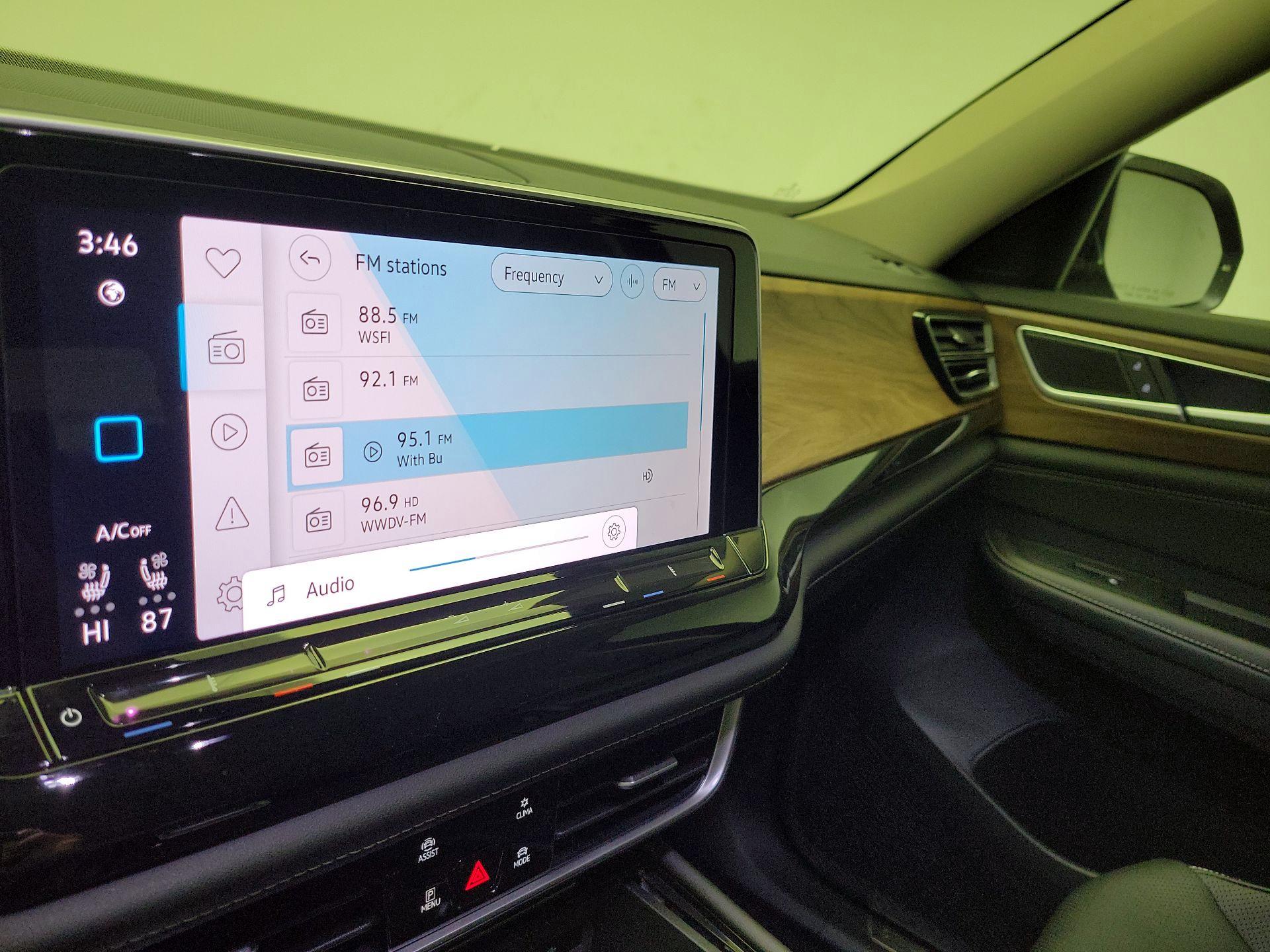 Thumbnail: 2024 Volkswagen Atlas - 15