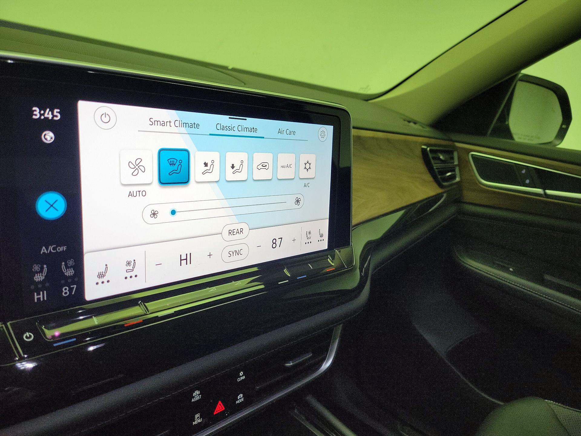 Thumbnail: 2024 Volkswagen Atlas - 16