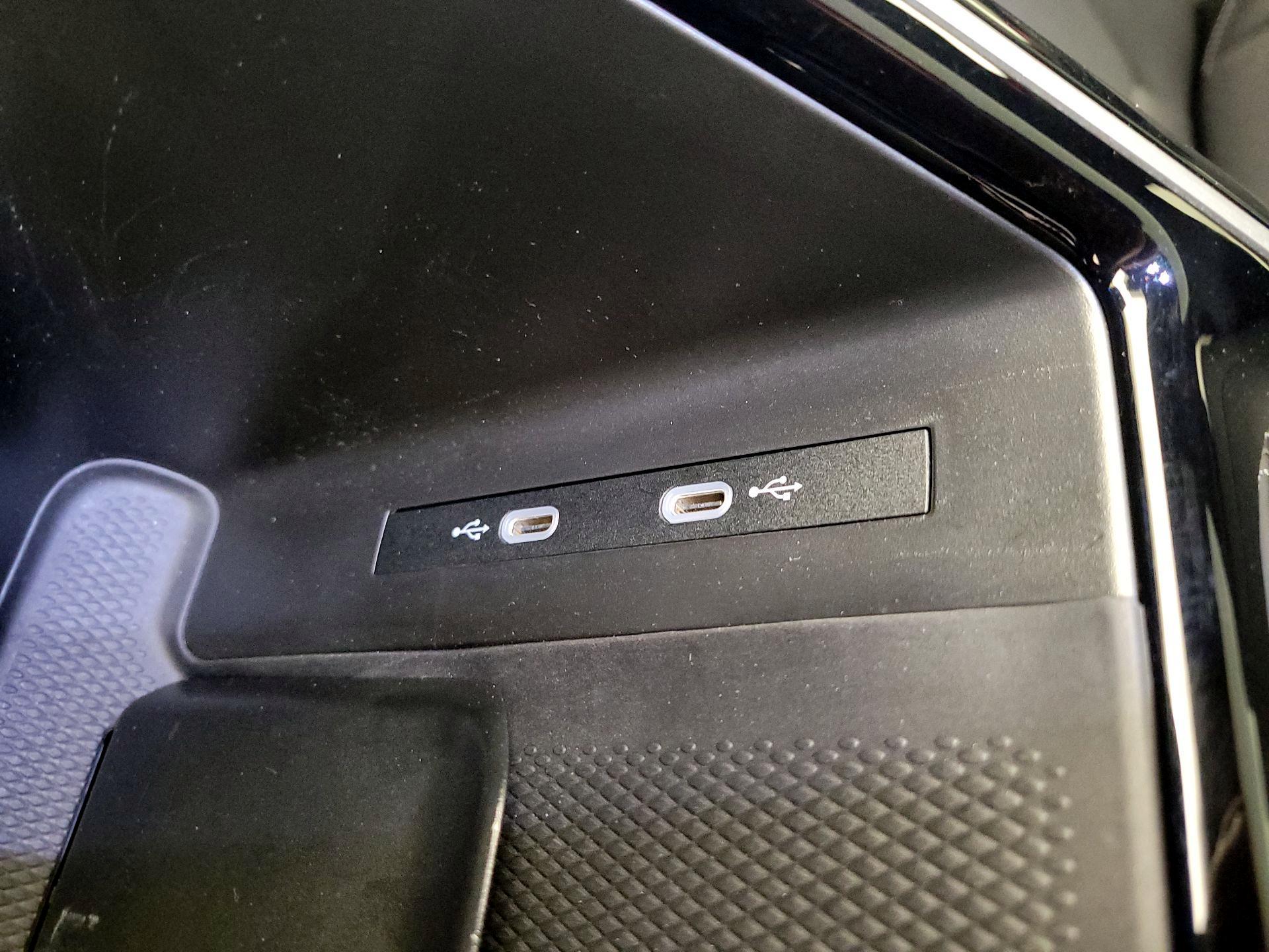 Thumbnail: 2023 Volkswagen ID.4 - 18