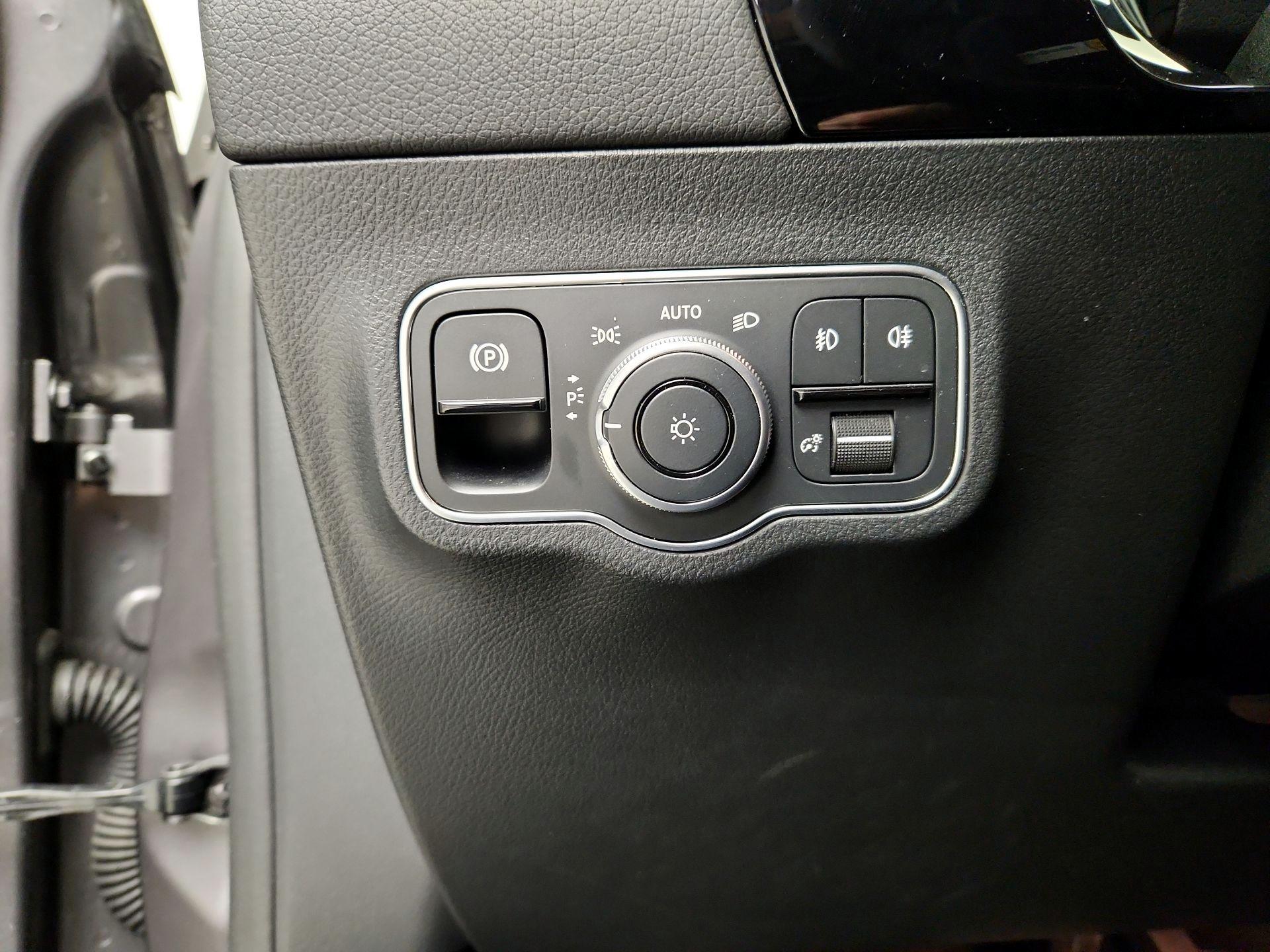 Thumbnail: 2023 Mercedes-Benz GLA - 13