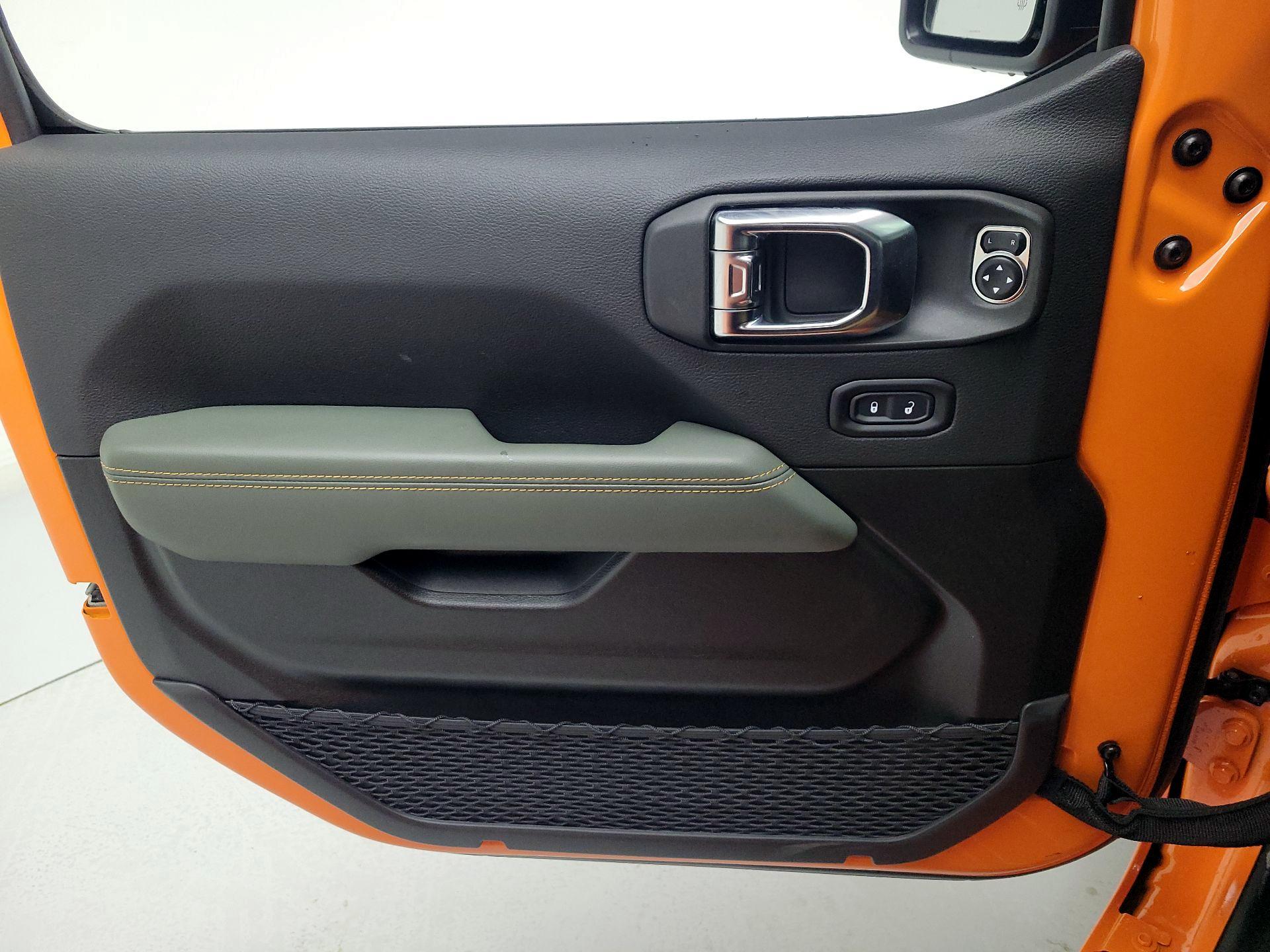 Thumbnail: 2025 Jeep Gladiator - 12