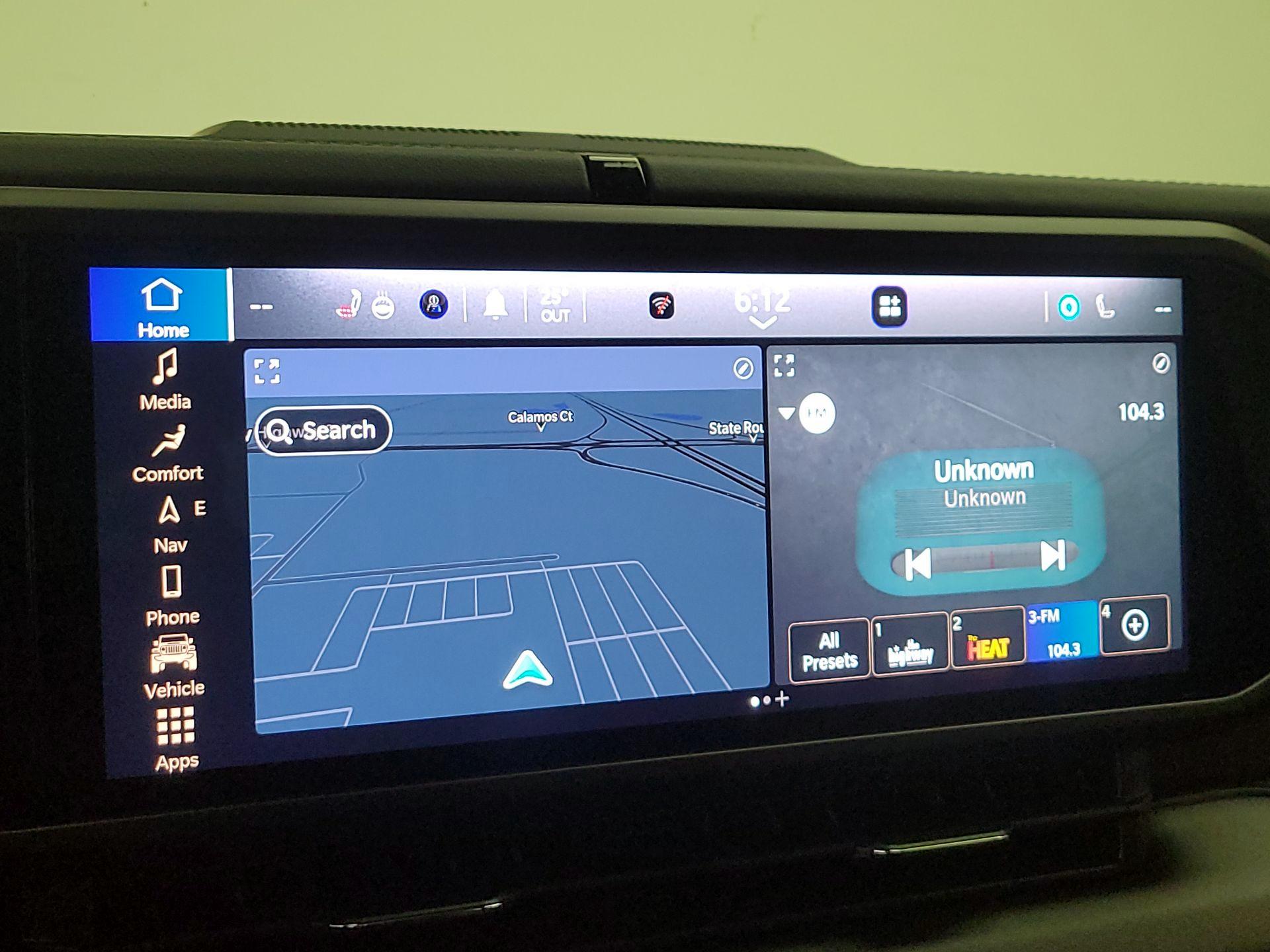 Thumbnail: 2025 Jeep Gladiator - 16