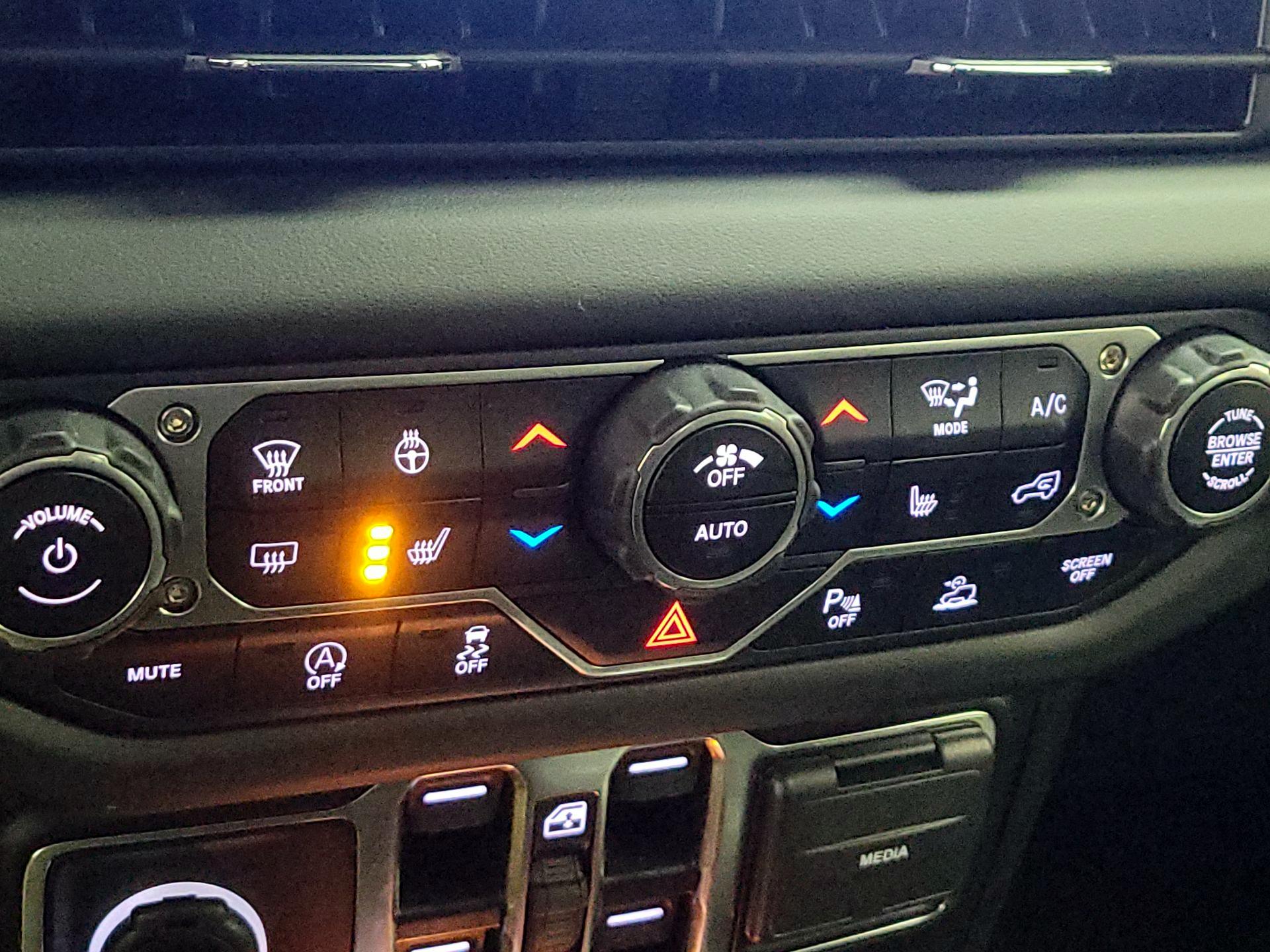 Thumbnail: 2025 Jeep Gladiator - 17