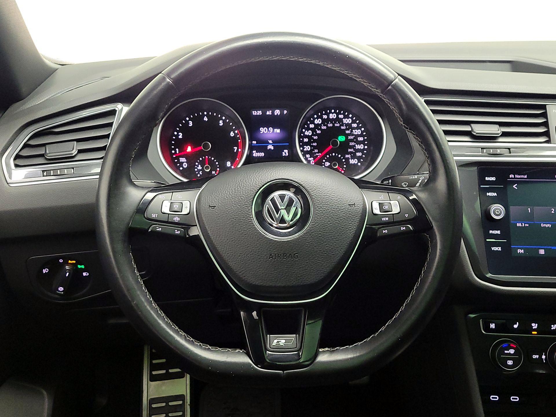 Thumbnail: 2021 Volkswagen Tiguan - 10