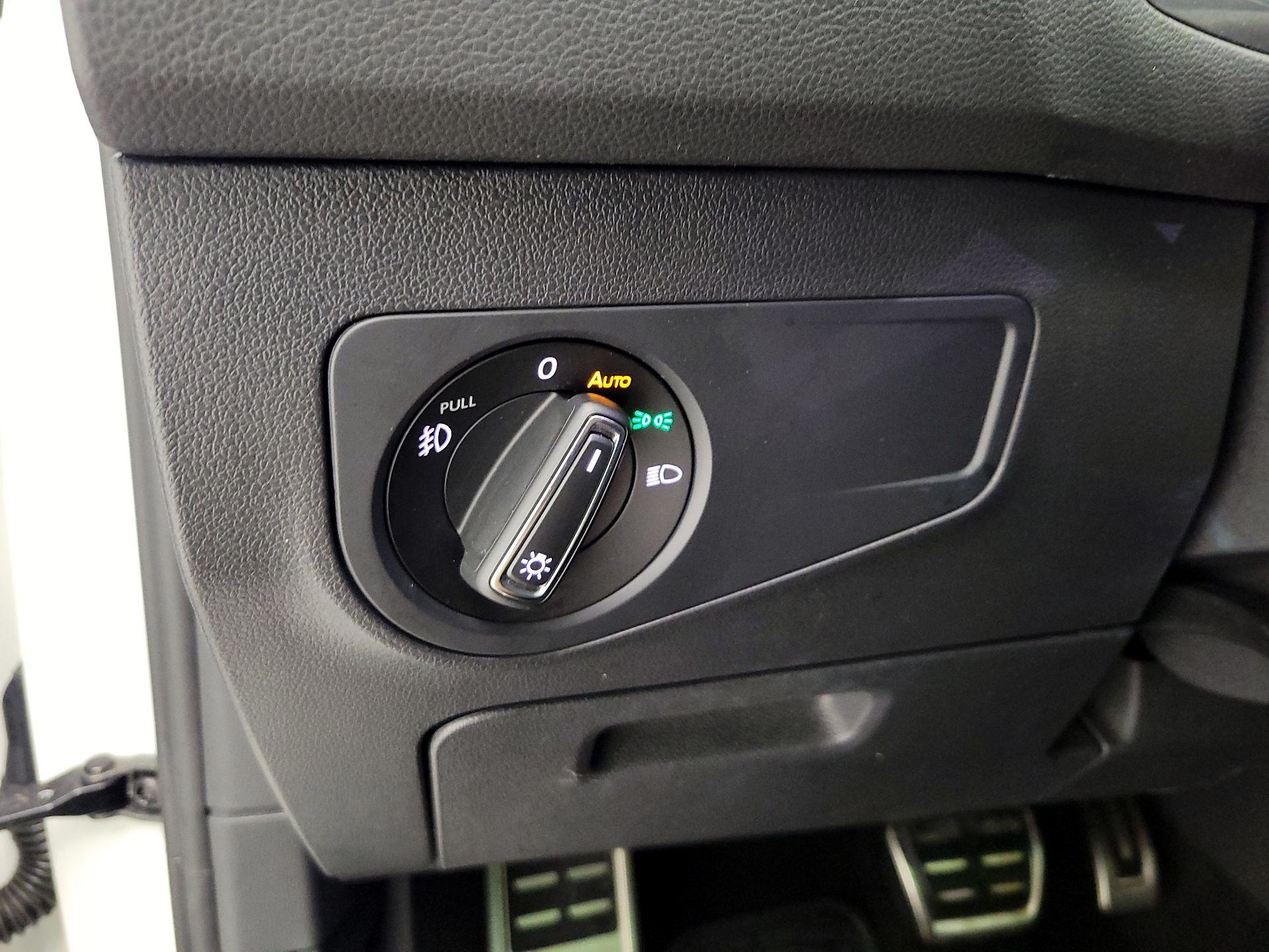 Thumbnail: 2021 Volkswagen Tiguan - 13