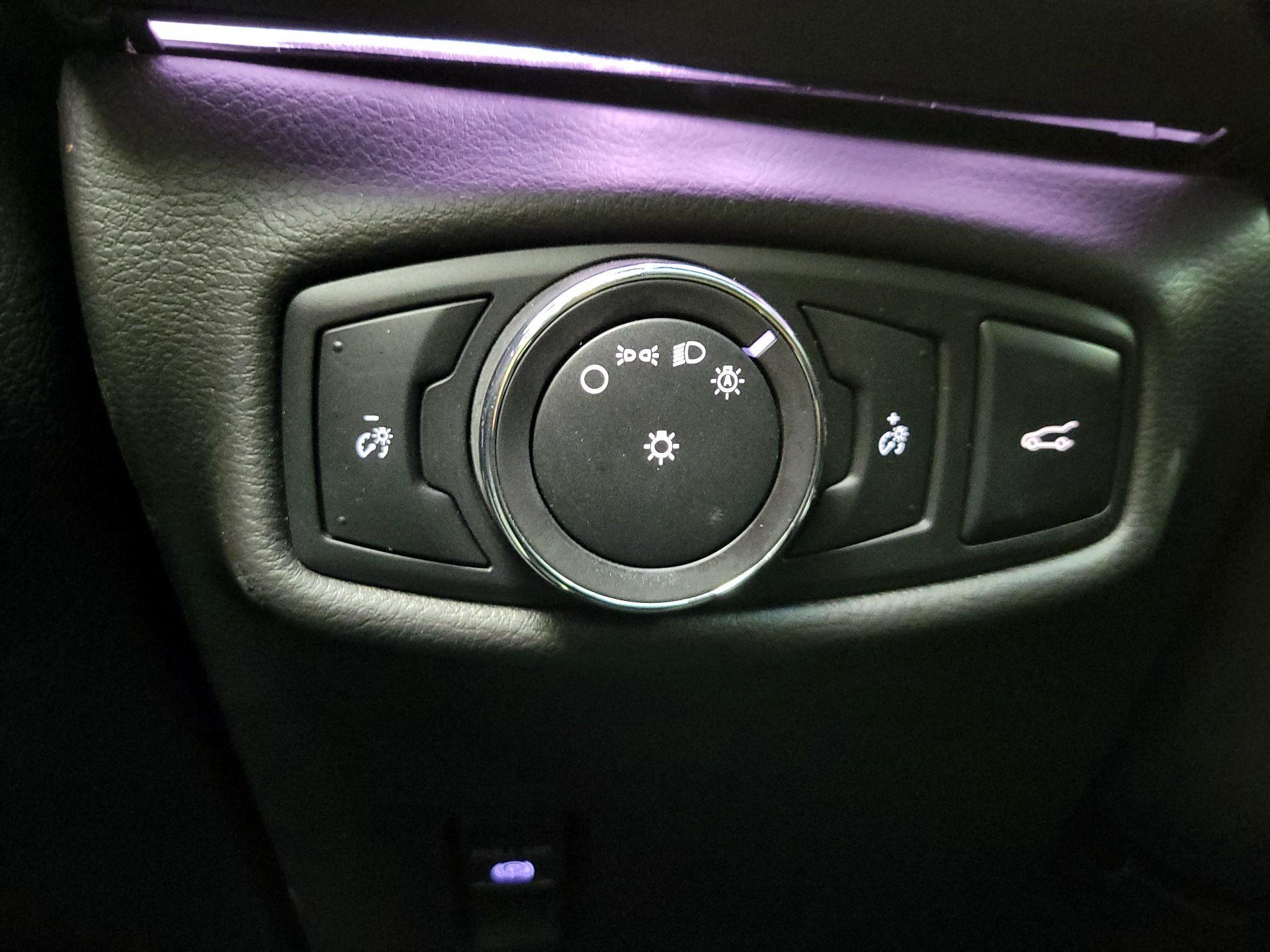 Thumbnail: 2014 Lincoln MKZ - 13