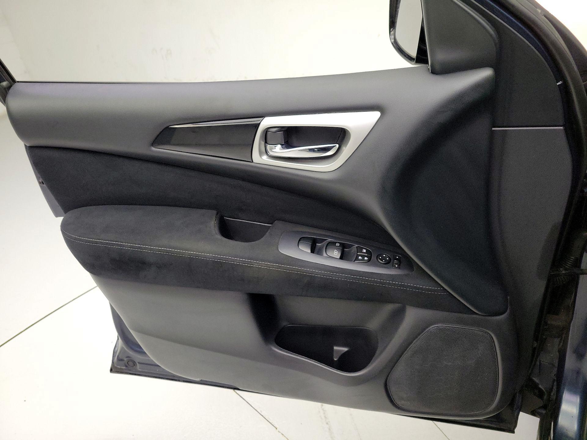 Thumbnail: 2016 Nissan Pathfinder - 12