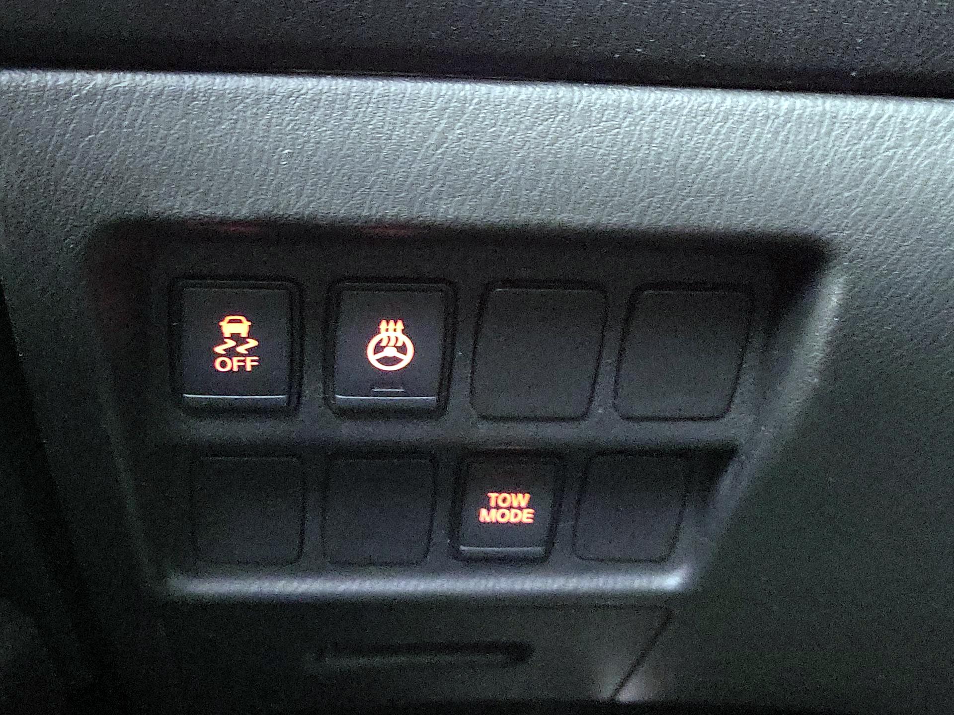 Thumbnail: 2016 Nissan Pathfinder - 13