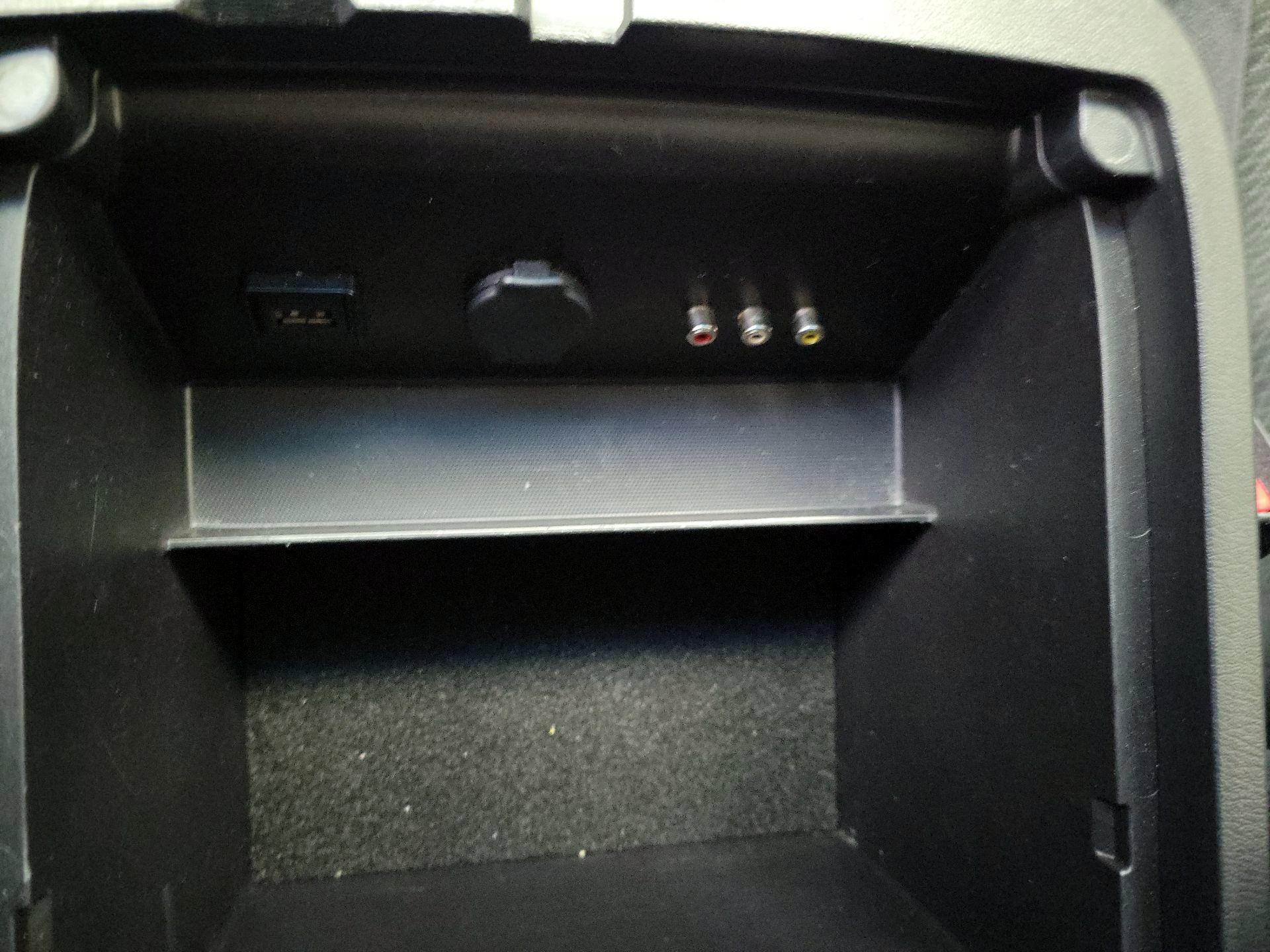 Thumbnail: 2016 Nissan Pathfinder - 18