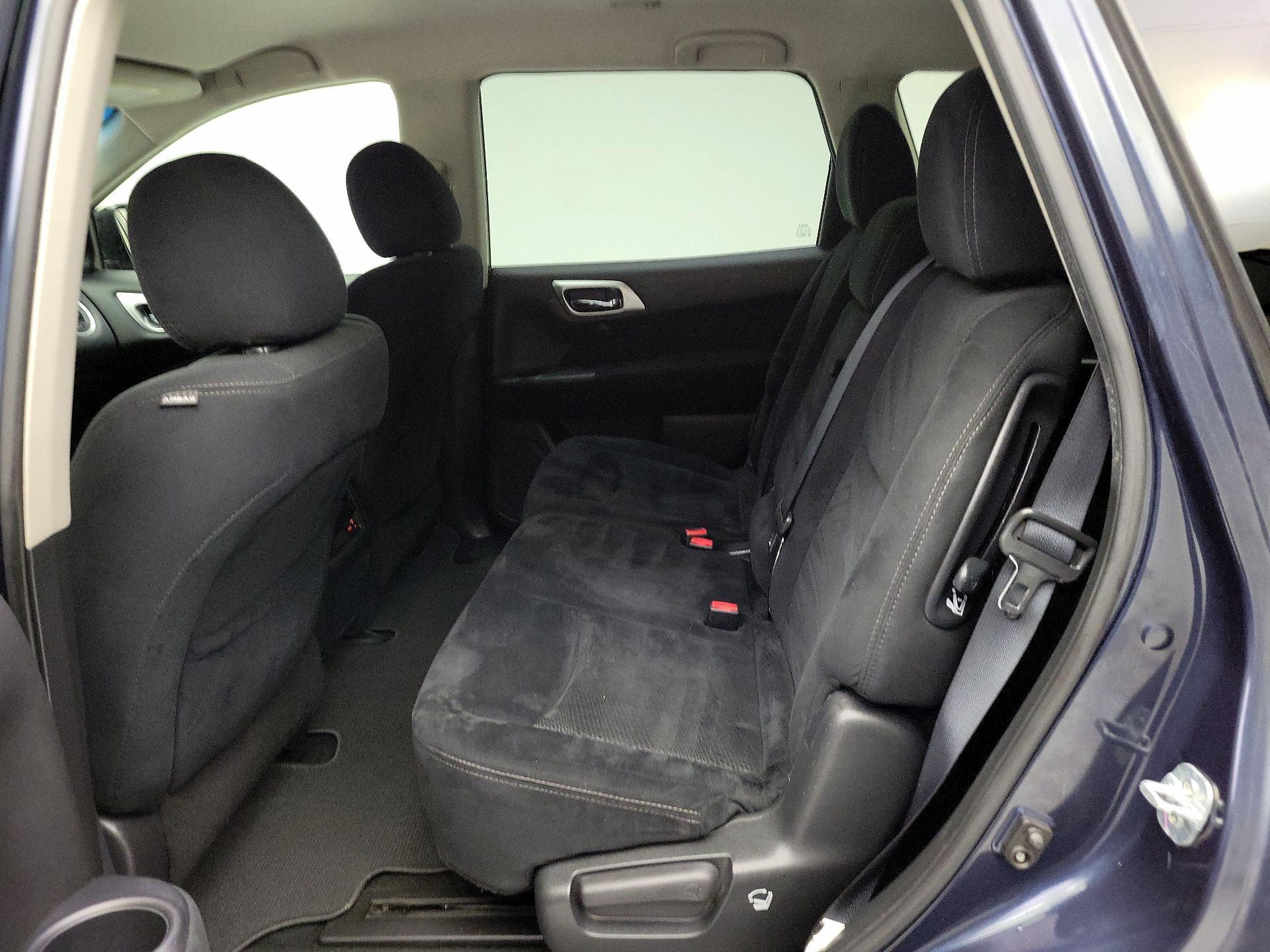 Thumbnail: 2016 Nissan Pathfinder - 19