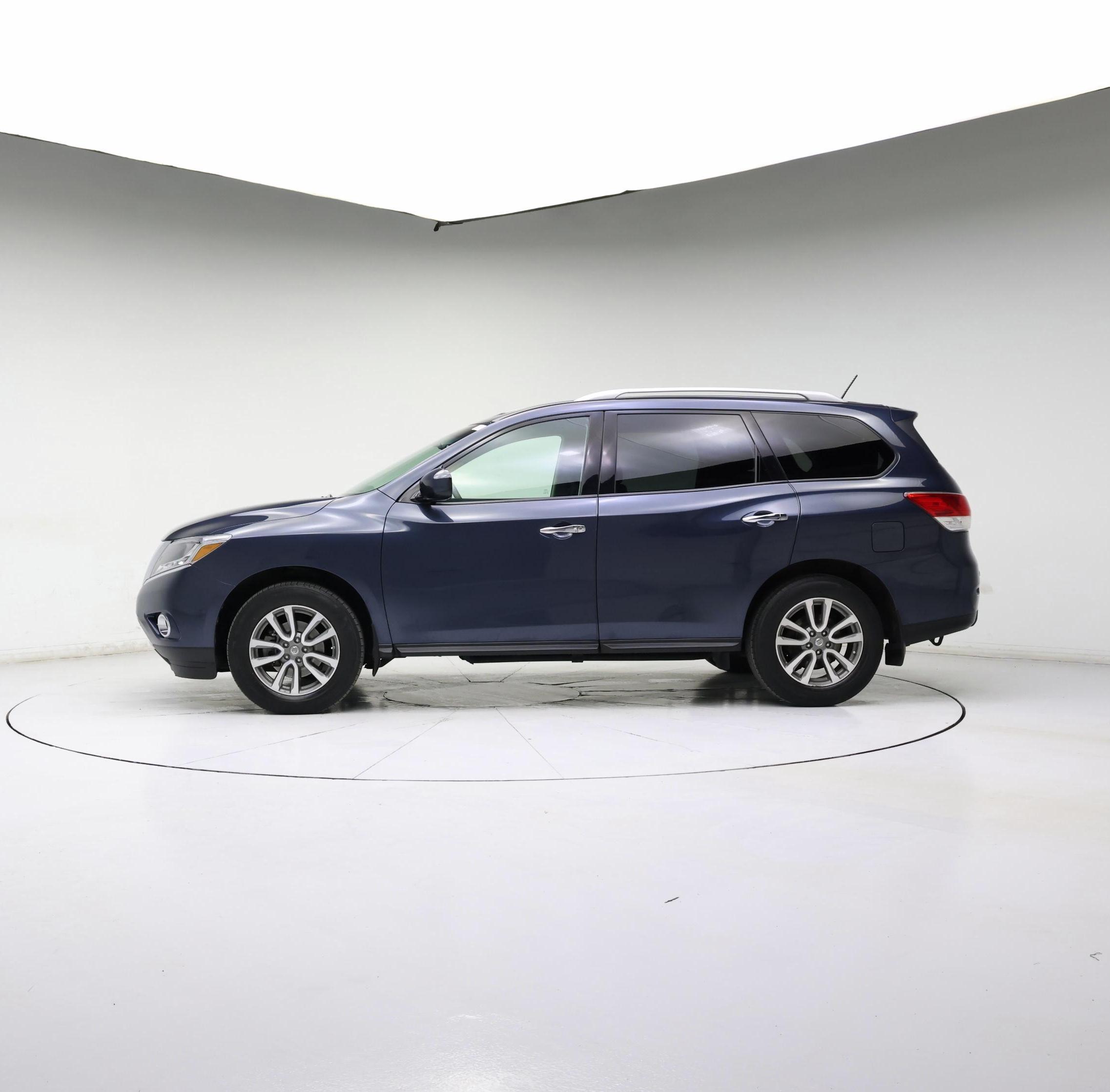 Thumbnail: 2016 Nissan Pathfinder - 3
