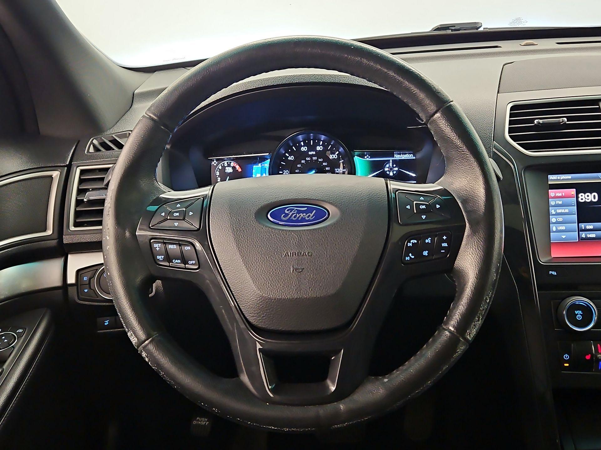 Thumbnail: 2016 Ford Explorer - 10