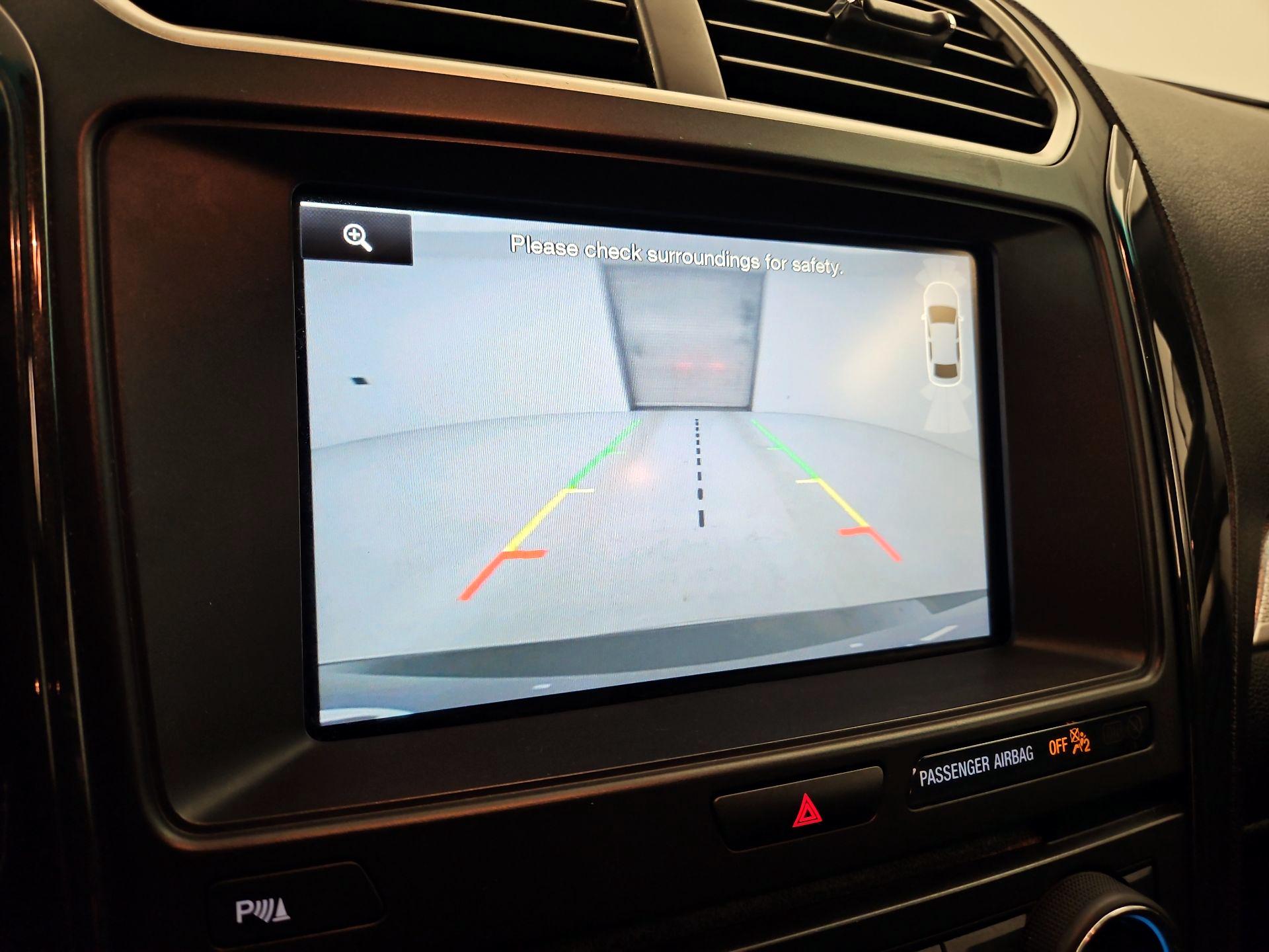 Thumbnail: 2016 Ford Explorer - 15