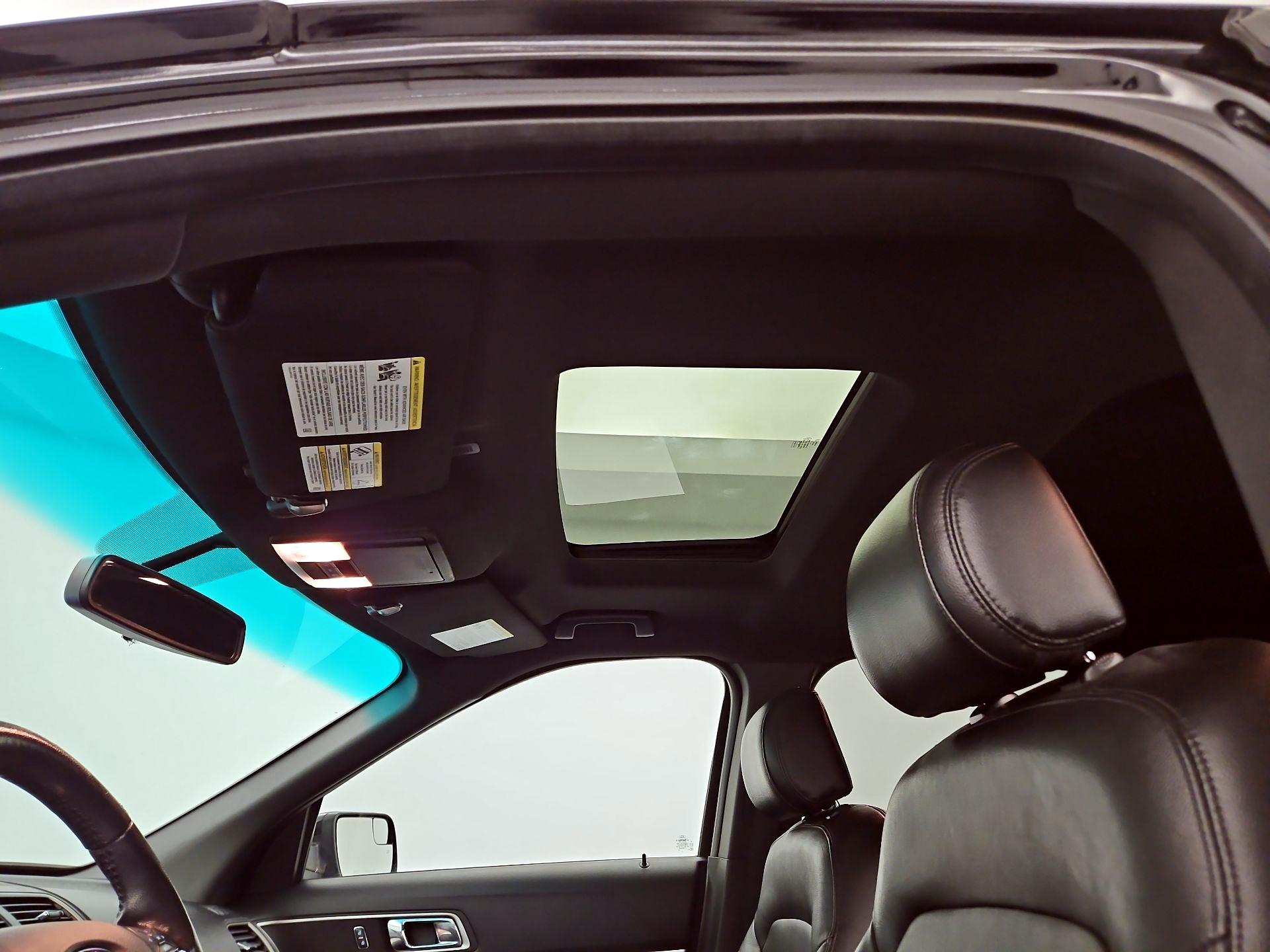 Thumbnail: 2016 Ford Explorer - 20