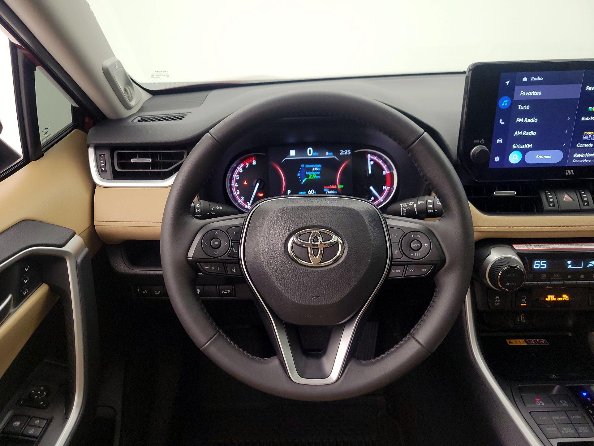 Thumbnail: 2025 Toyota RAV4 - 10