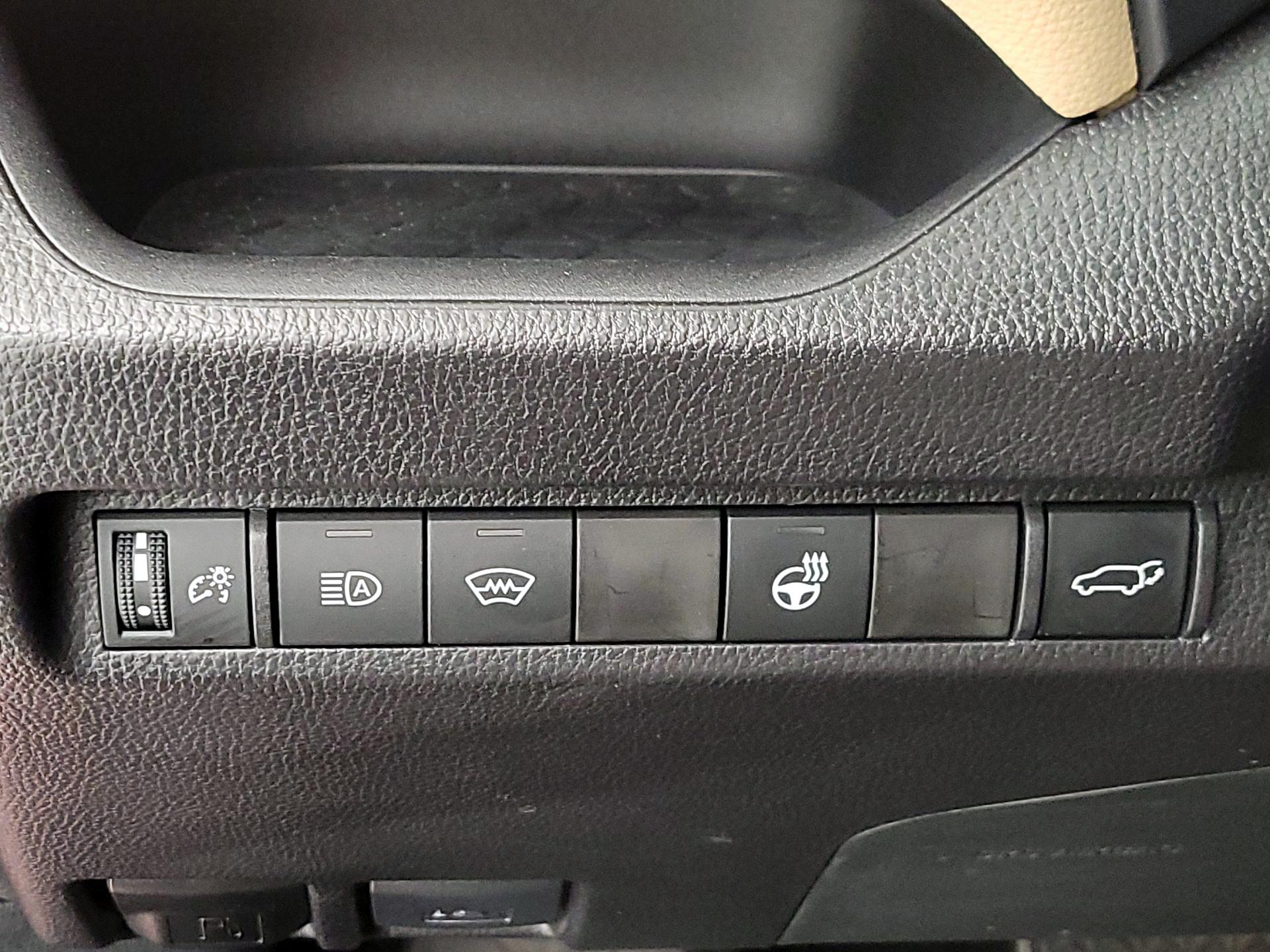 Thumbnail: 2025 Toyota RAV4 - 13