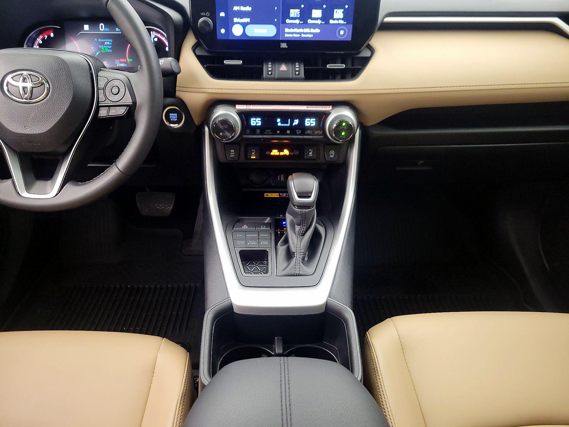 Thumbnail: 2025 Toyota RAV4 - 17