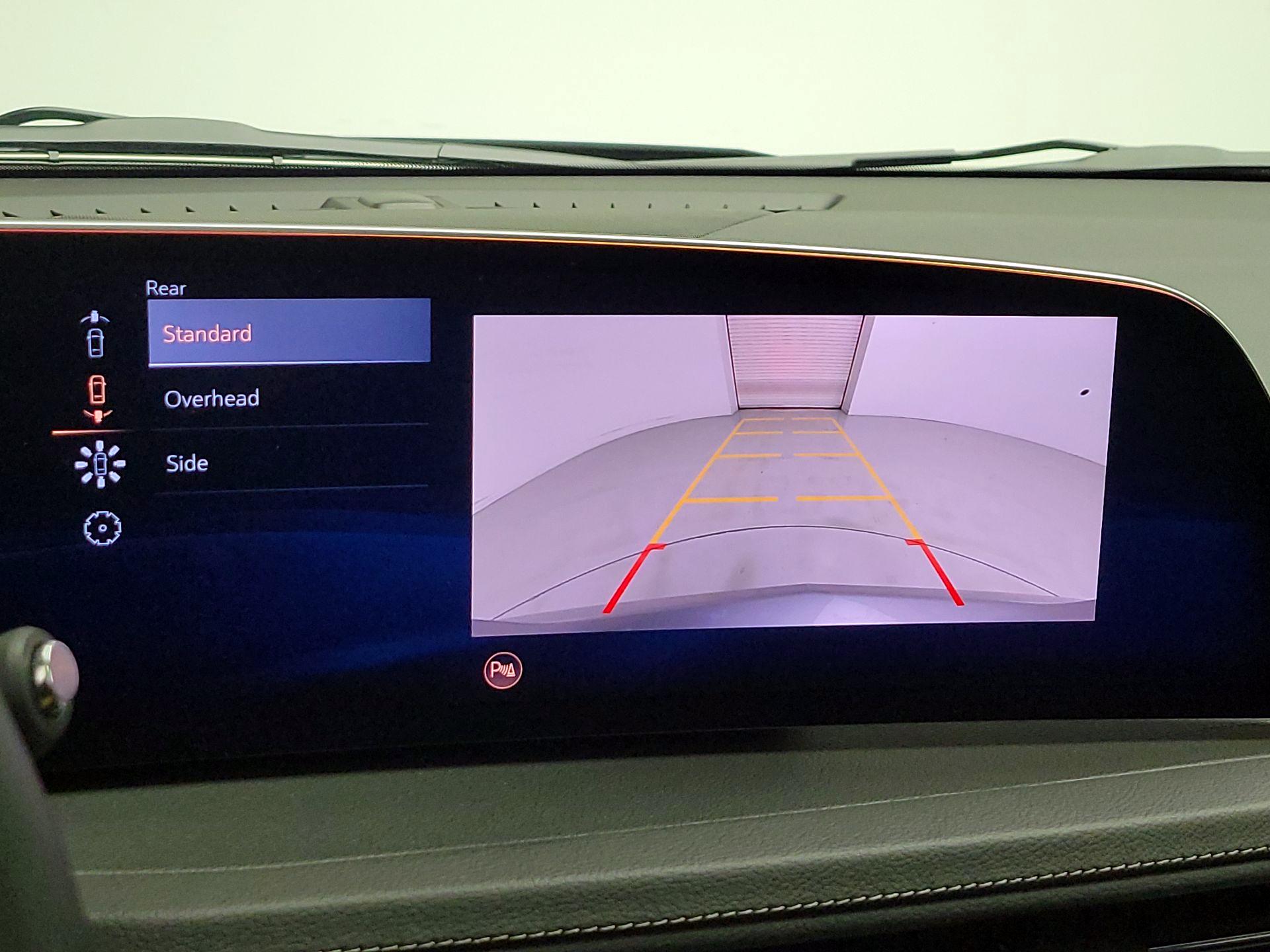 Thumbnail: 2025 Cadillac XT4 - 15